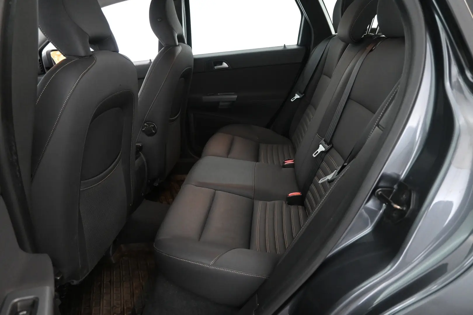 Car Image - 6V0ae4keGoz3hEZKxl3BVU