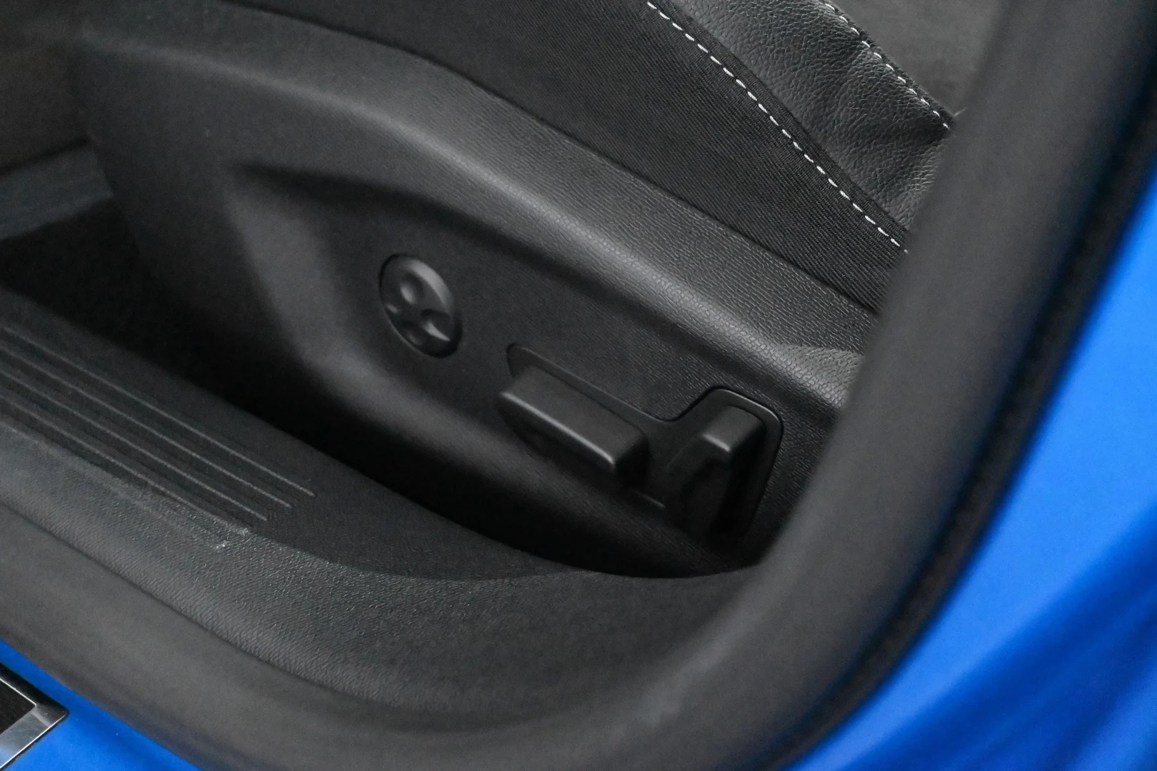 Car Image - 5bT2F7MK9cA6vcnjGsdogL