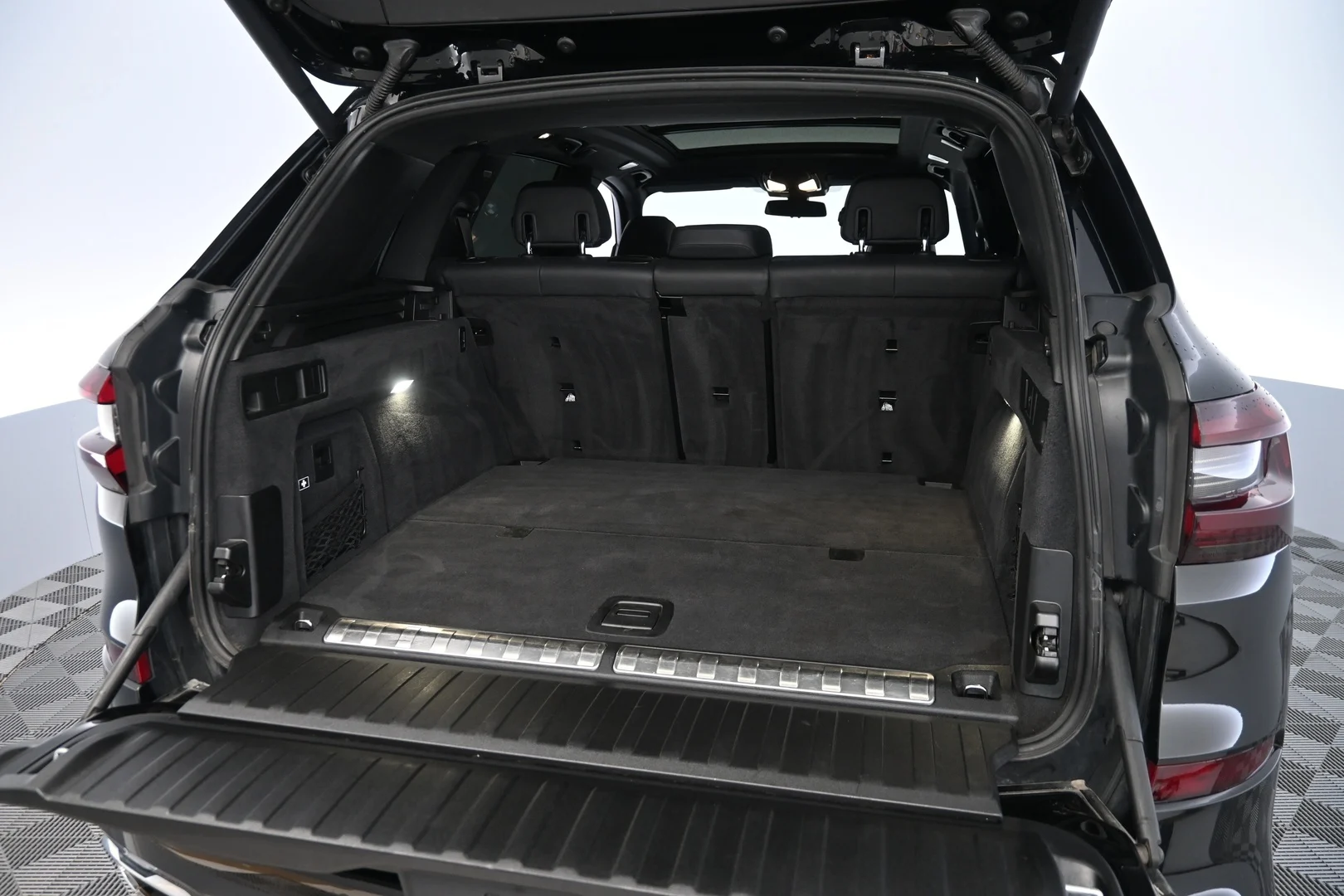 Car Image - 5mG930QE5bNKqhsCRKS2zC