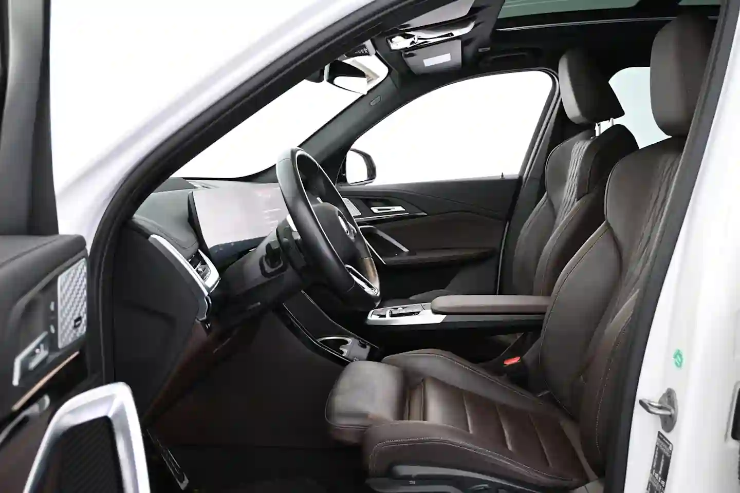 Car Image - 12JlXNuBvzFuqh9KMbnke6