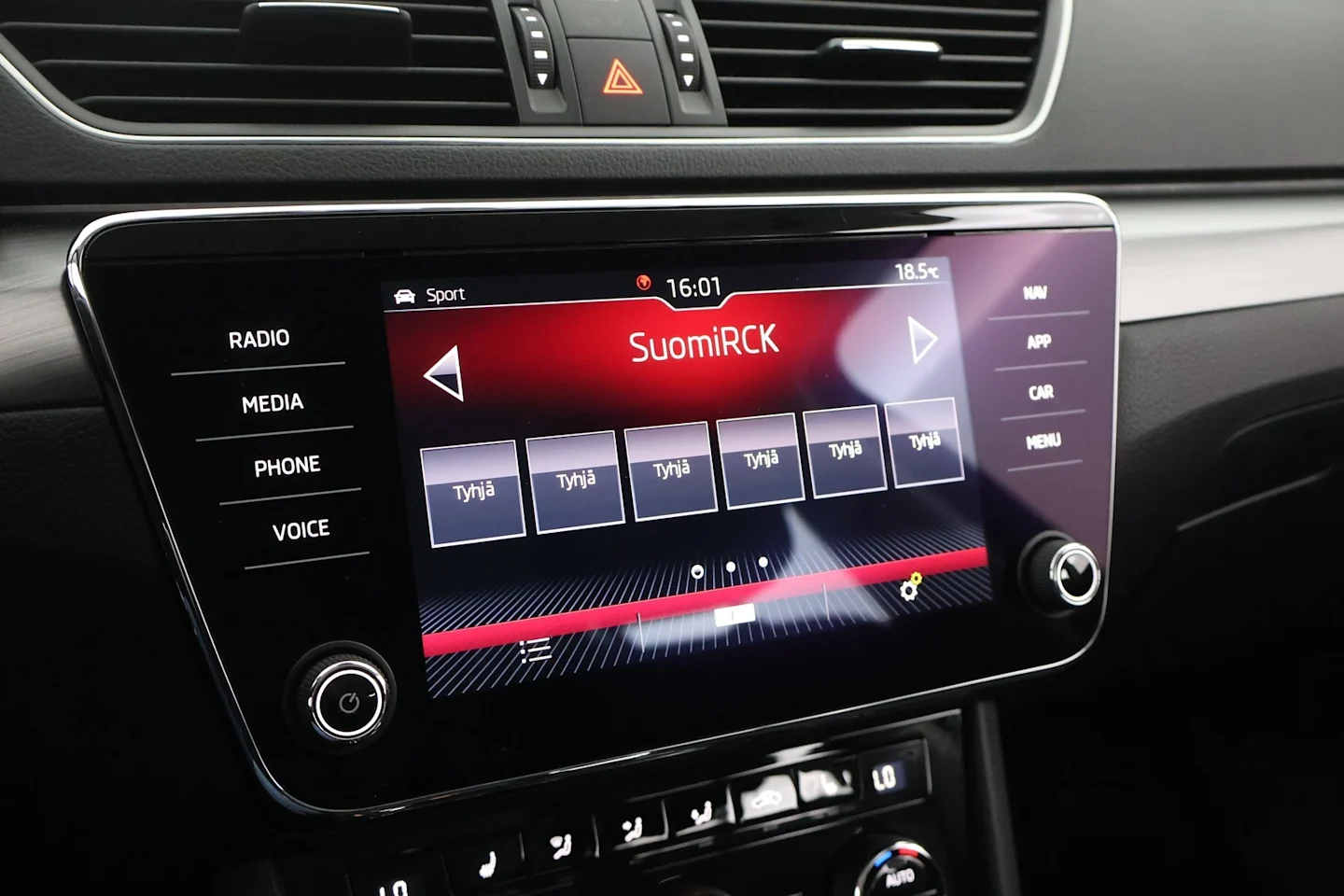 Car Image - 3rhj9ttfv7XUEbrP2QINiC