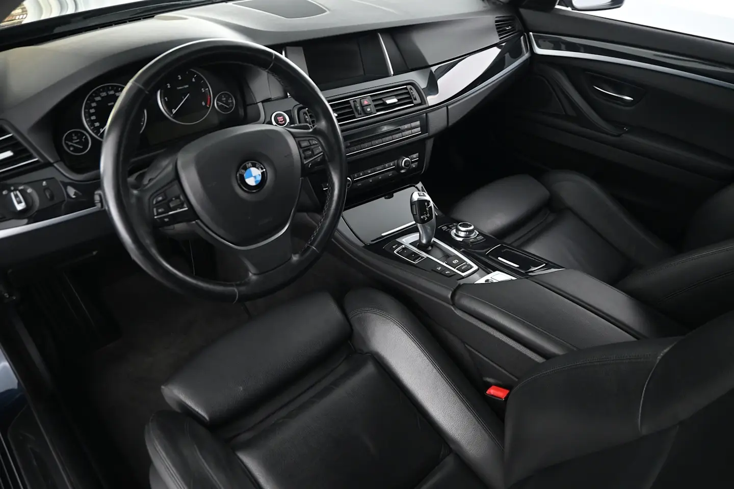Car Image - 7r9pZni5Zd1iHEk9aHvYr0