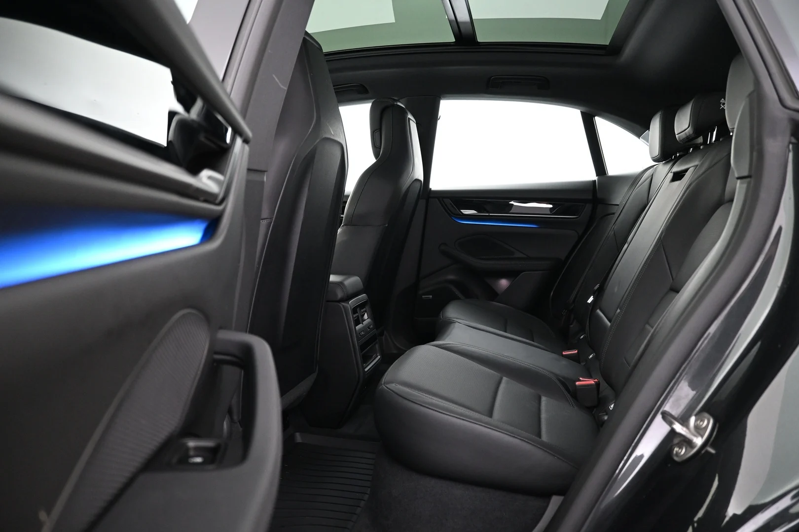 Car Image - 28gGJ1wfCRD2eGvWSZVlHz