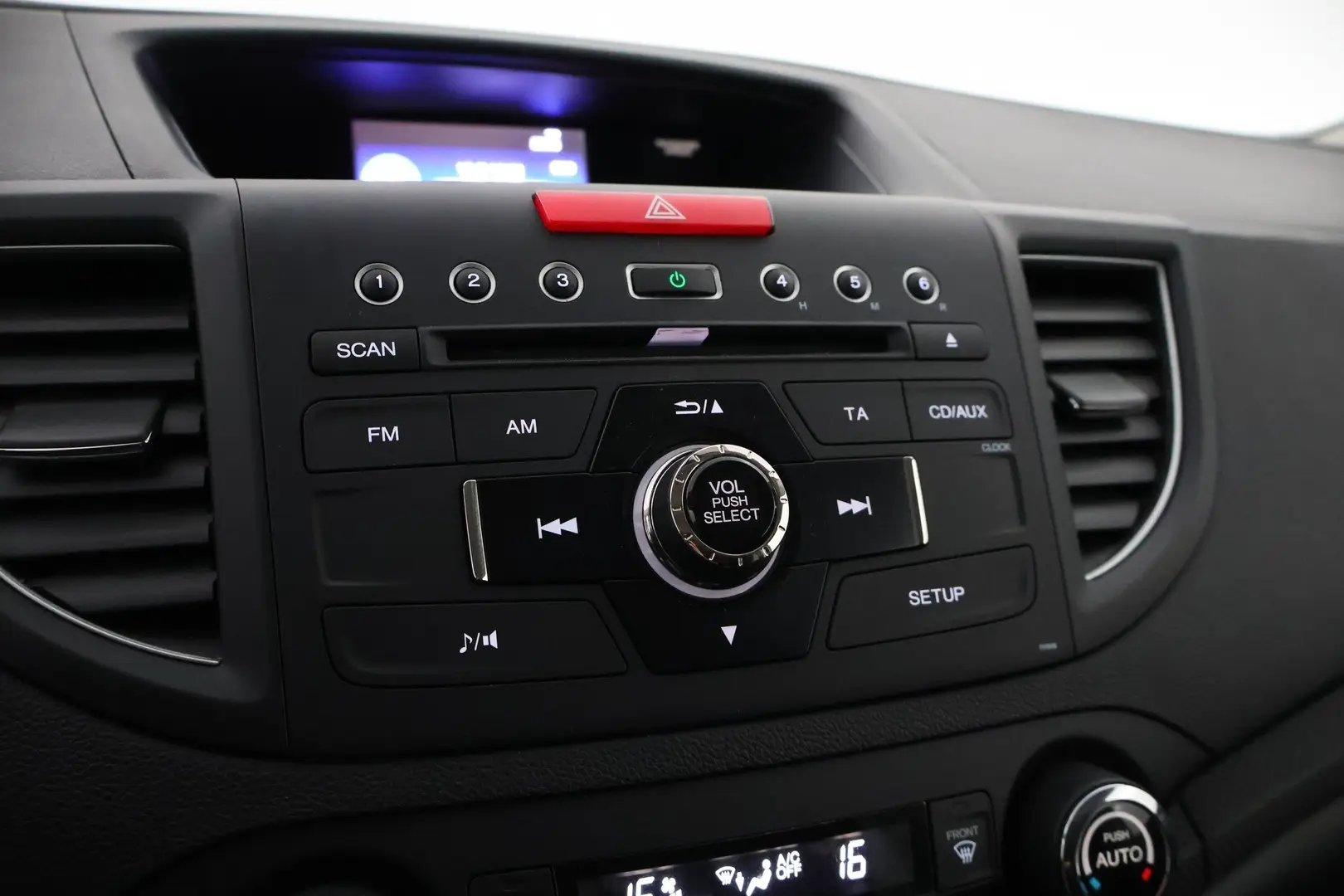 Car Image - nMoSDlS1Oppl8AF4fErnb