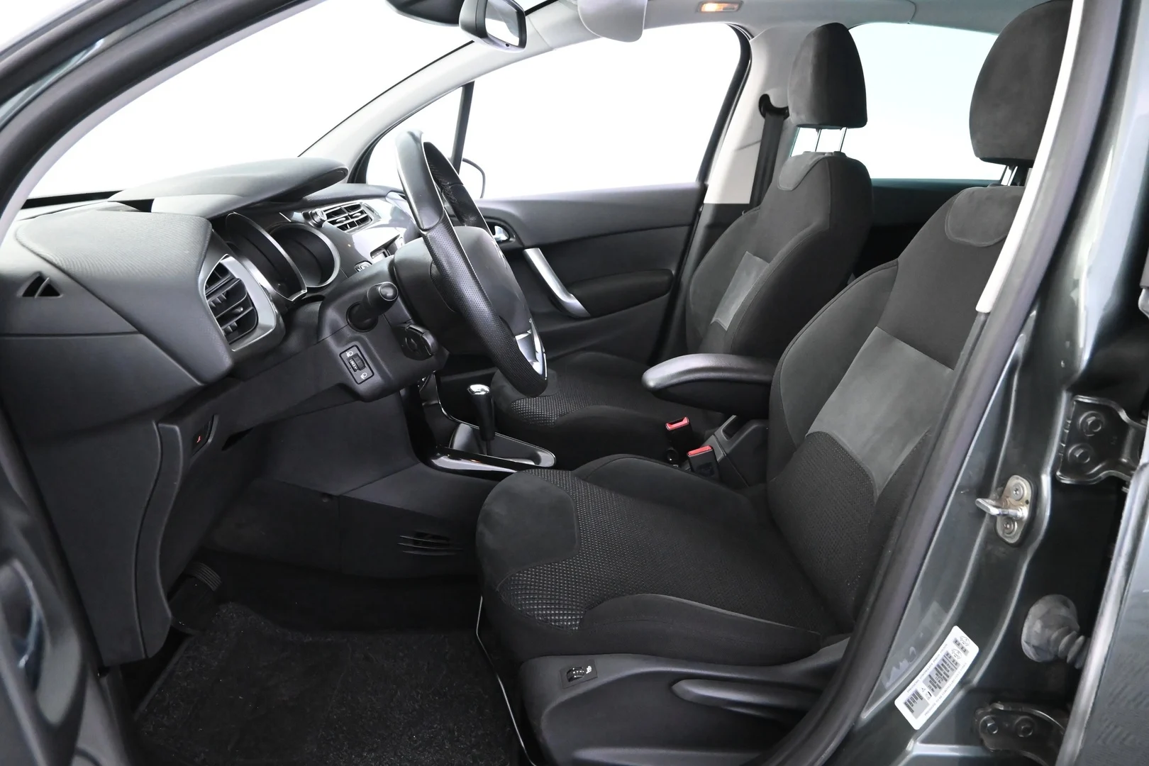 Car Image - 7yOmwbCIsbClB3ZplDAURK