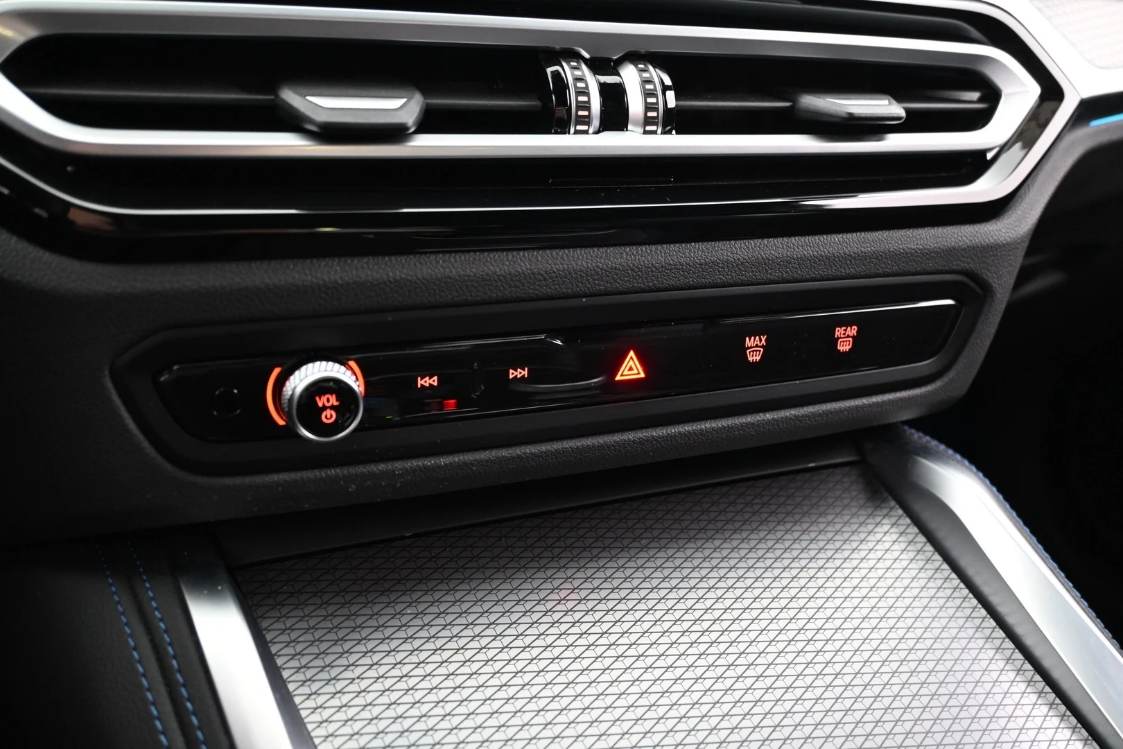 Car Image - 3Kw1sGa2axSiG3zBMtyQlR
