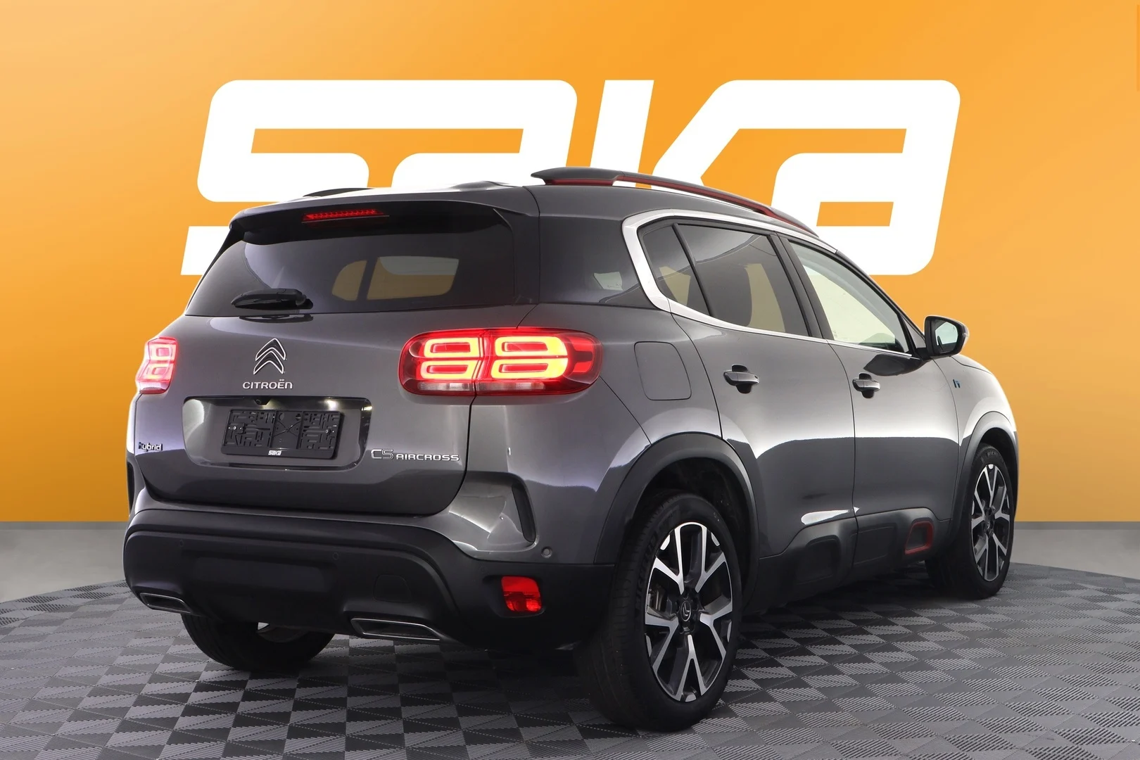 Car Image - 7yp8Ie7UvVOYfo8vTwTFHV