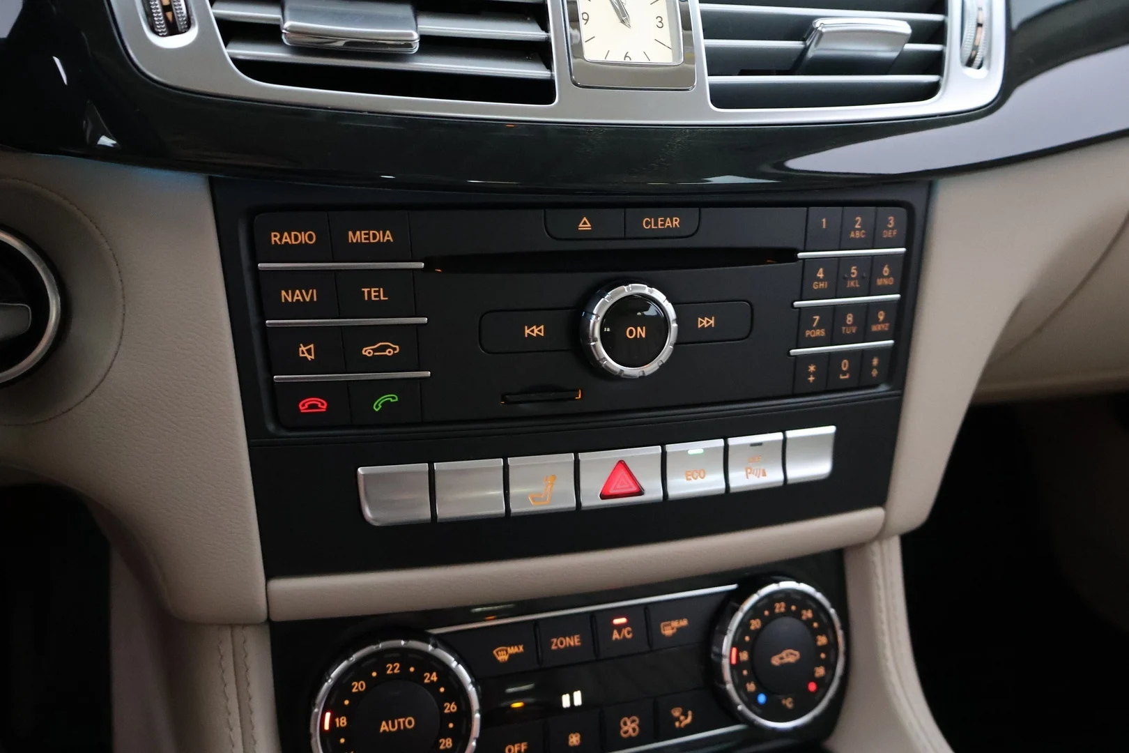 Car Image - 6u8XPSLxIgo8m12XZT656E