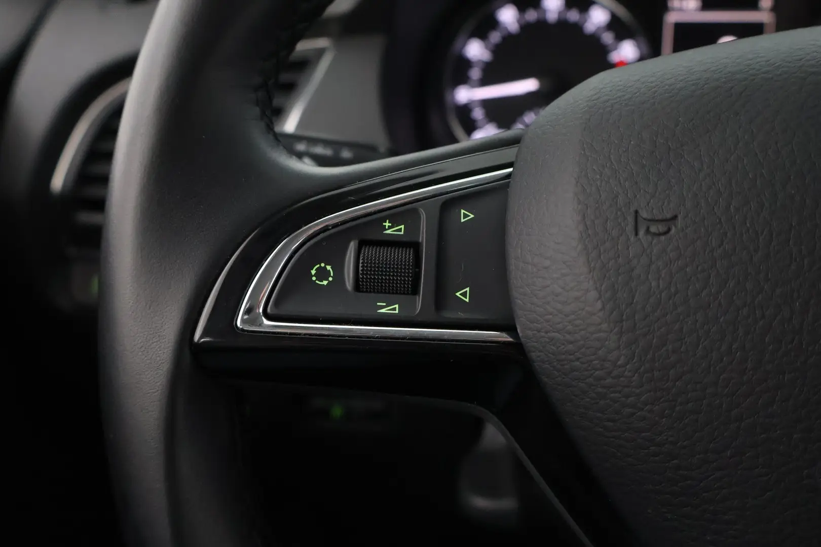 Car Image - 7kMjx4Dv79WuI4WlAObiil