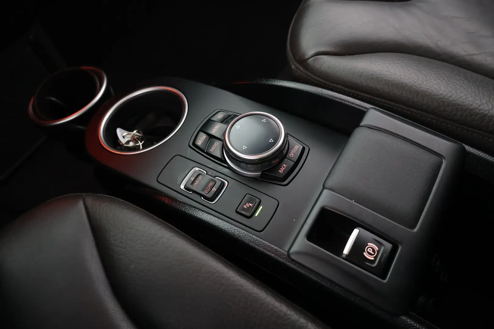 Car Image - 6SjT6IGi9siYUqcG6TefpO