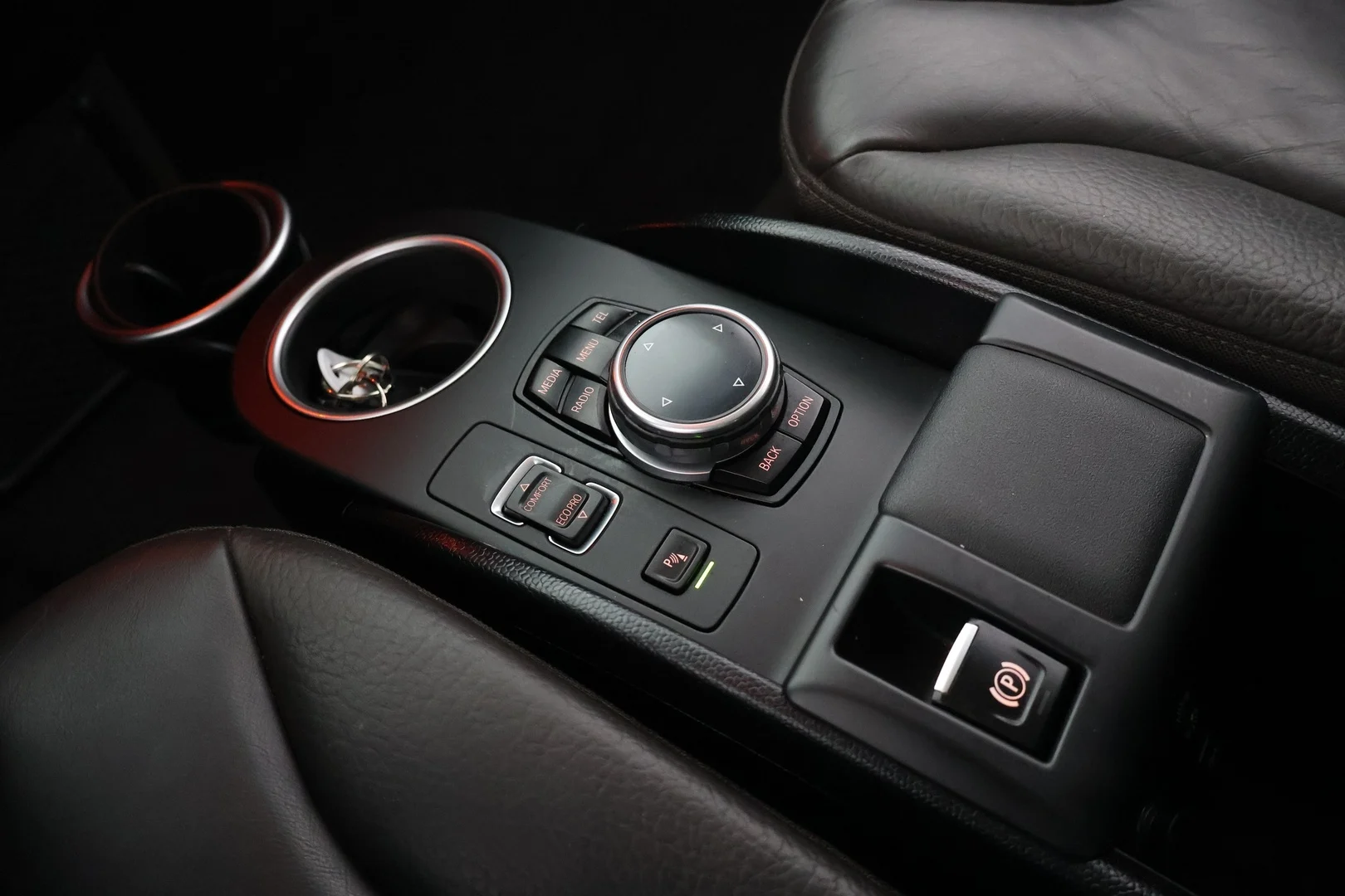 Car Image - 6SjT6IGi9siYUqcG6TefpO