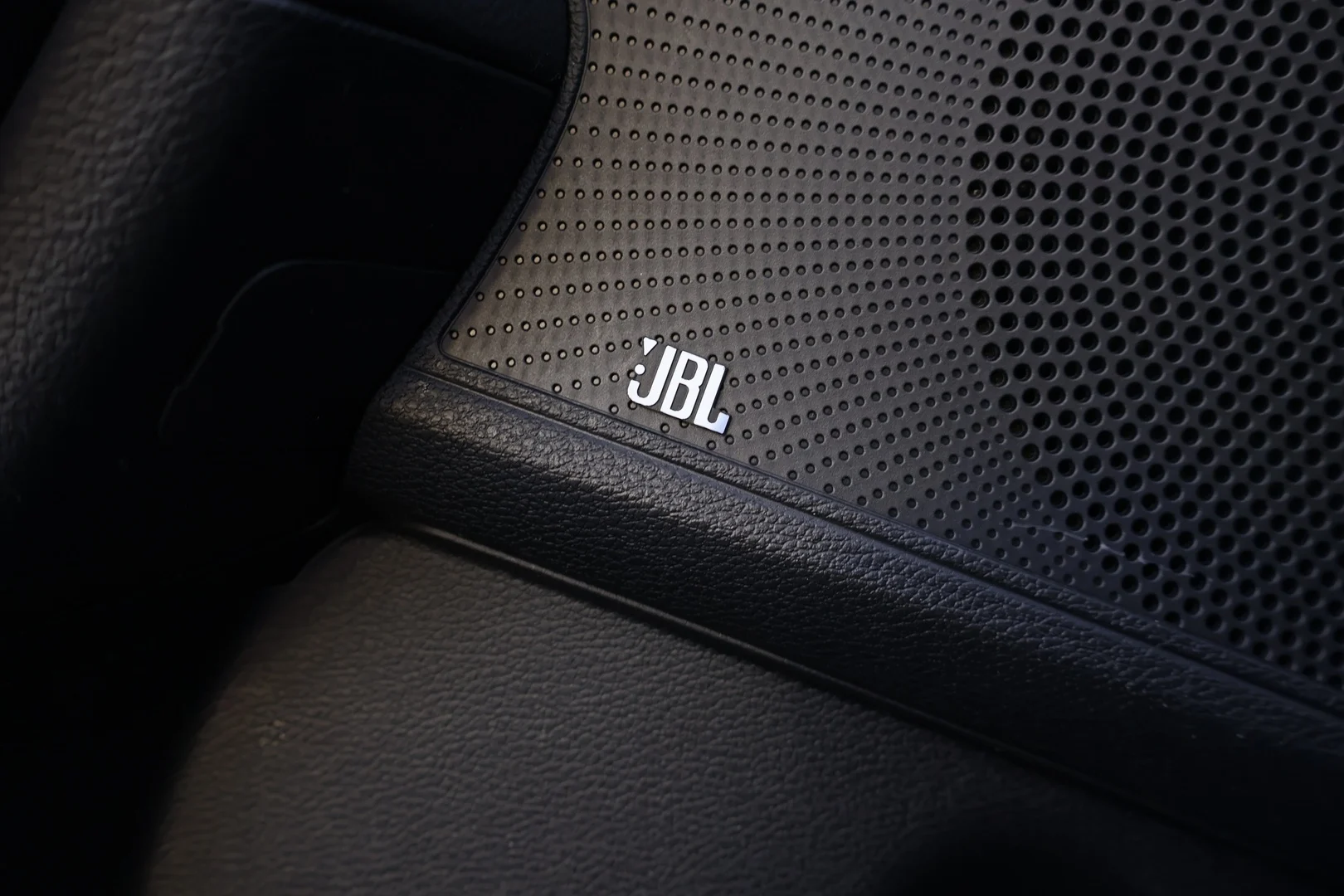 Car Image - 4kbrgE6jCznhbVpOcwpkuP