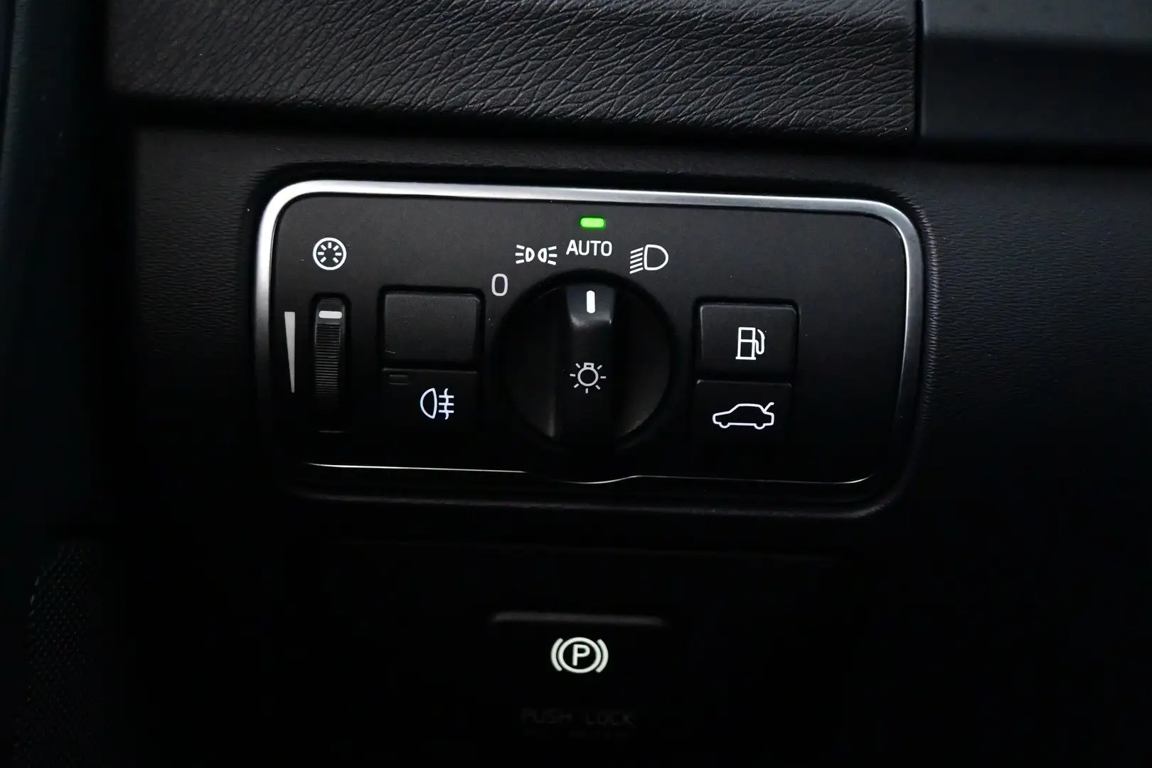 Car Image - 1FXBA6komp0abiQGJRGC3i
