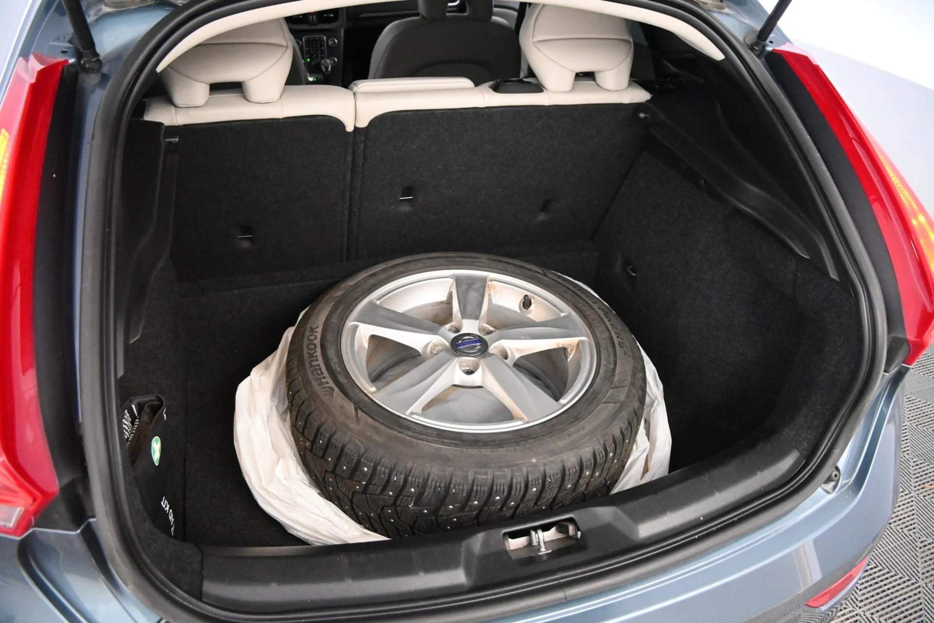 Car Image - 2hT8tpqmQKyk5QkfZNOWdt