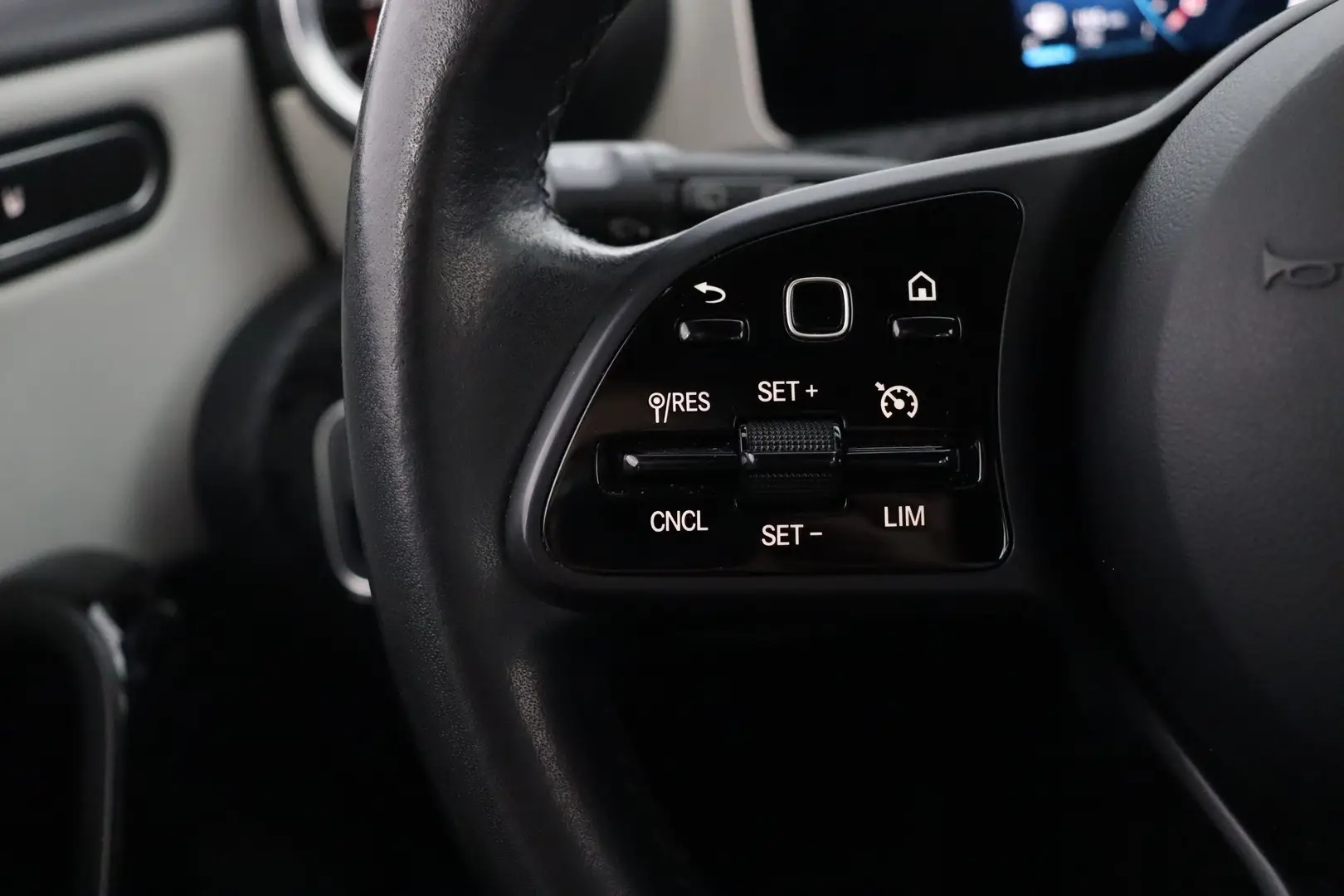 Car Image - 25bDwhlmVnhVu0WKUe7xkP