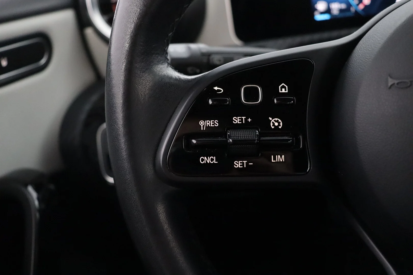 Car Image - 25bDwhlmVnhVu0WKUe7xkP