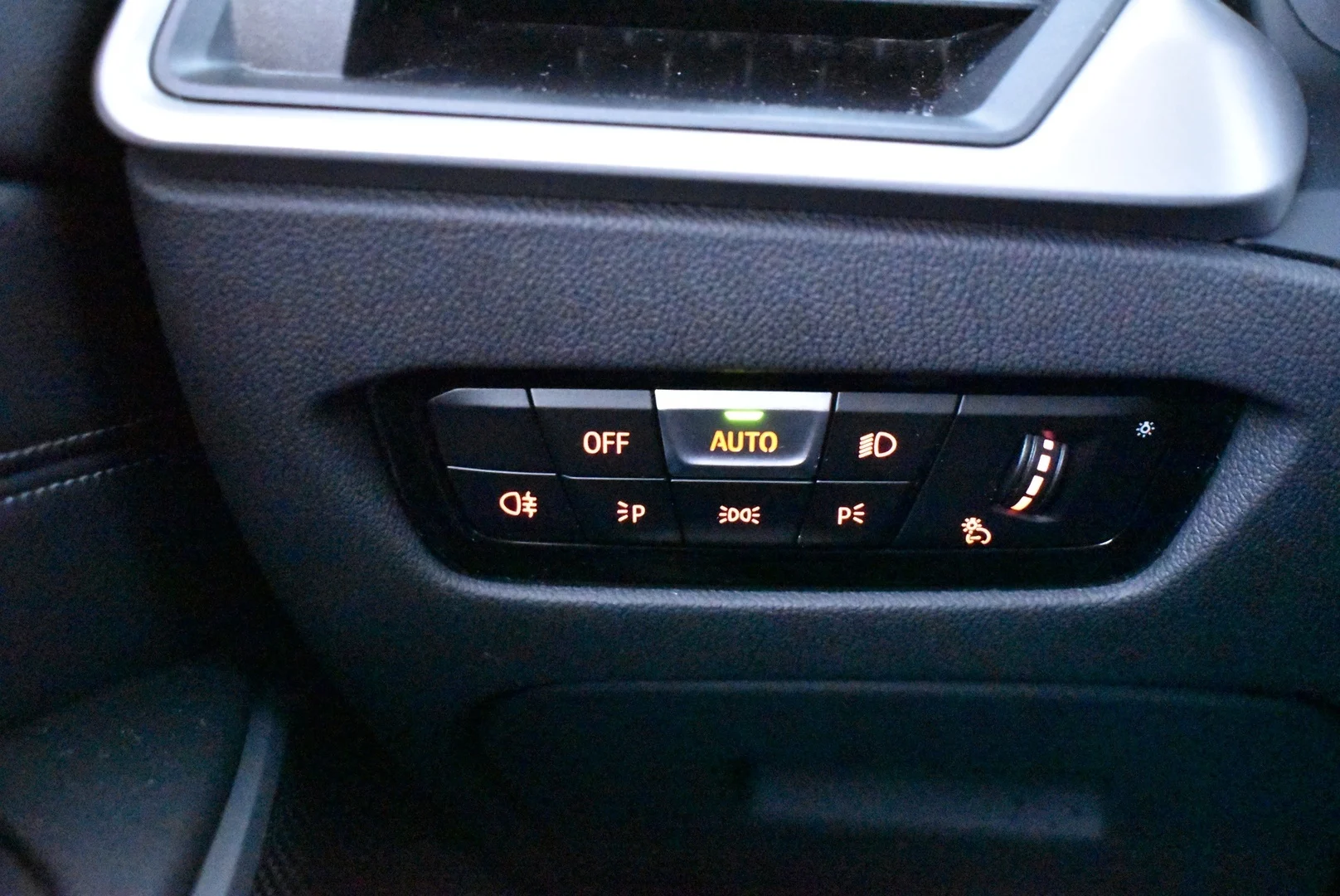 Car Image - 54iaLs3DrTWB7erqXNEx4D