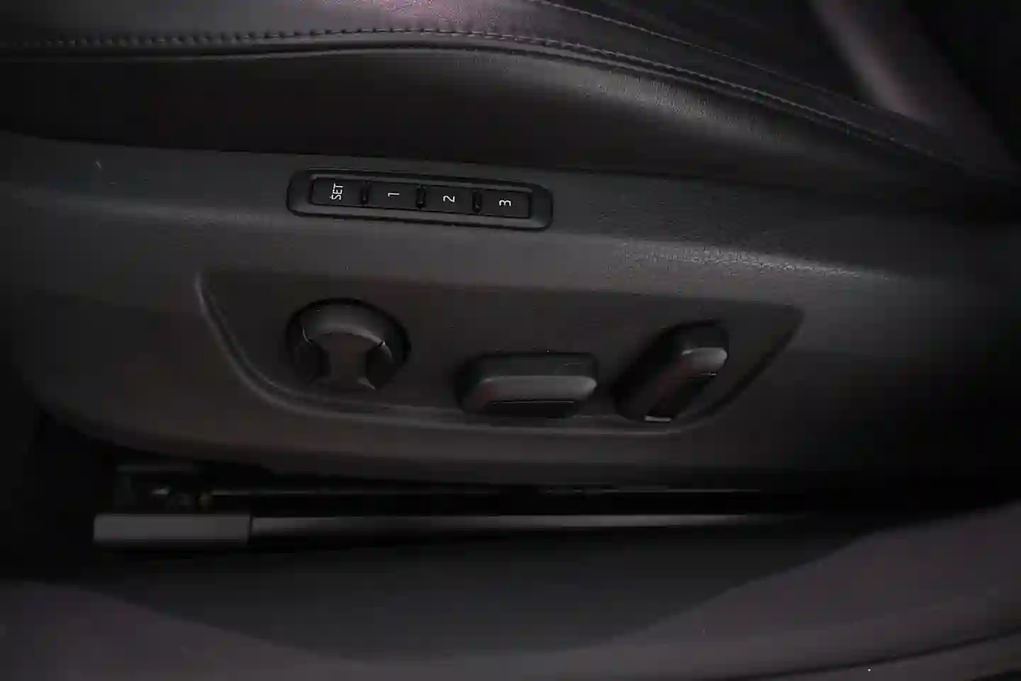 Car Image - 3Xb1gfBH5OfUhDmUNXWZVn