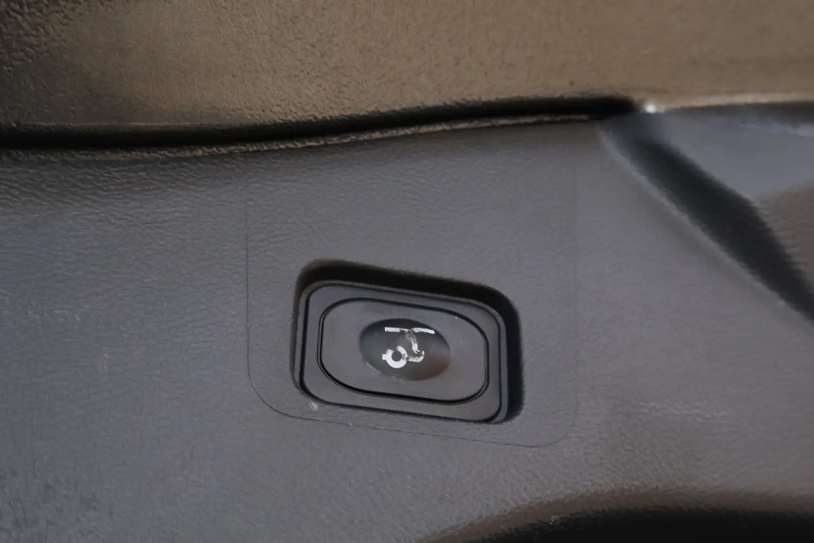 Car Image - 5e8SJJcycR2SHMnUMQvr67
