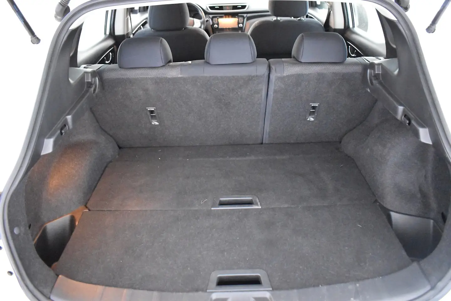Car Image - 1hKwCaj7XqobHRn7uPAZNI