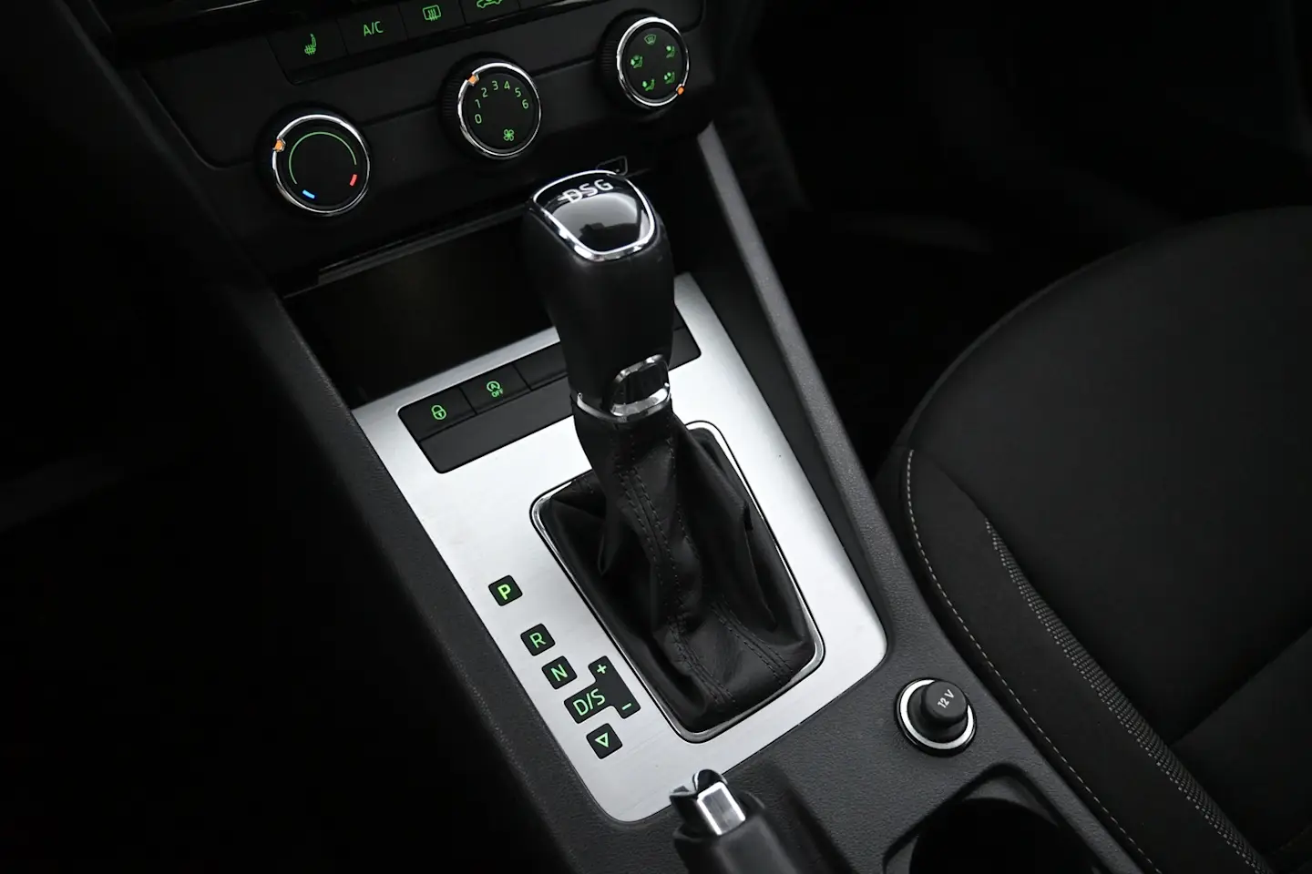 Car Image - 4IYAlPh2Bmz0a6QzDiIAz1