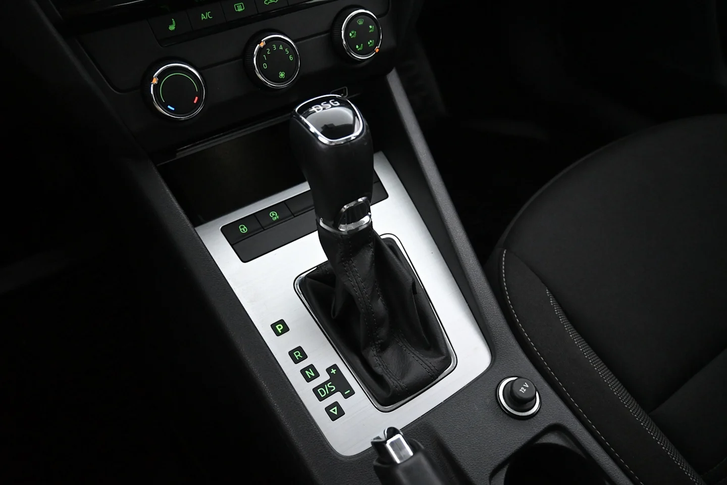 Car Image - 4IYAlPh2Bmz0a6QzDiIAz1
