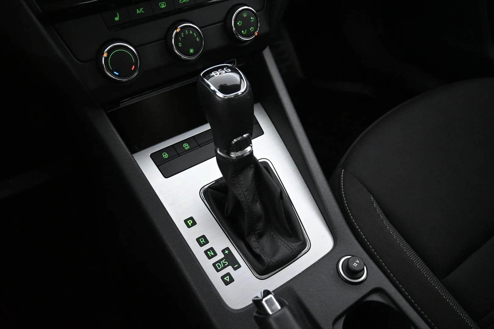 Car Image - 4IYAlPh2Bmz0a6QzDiIAz1