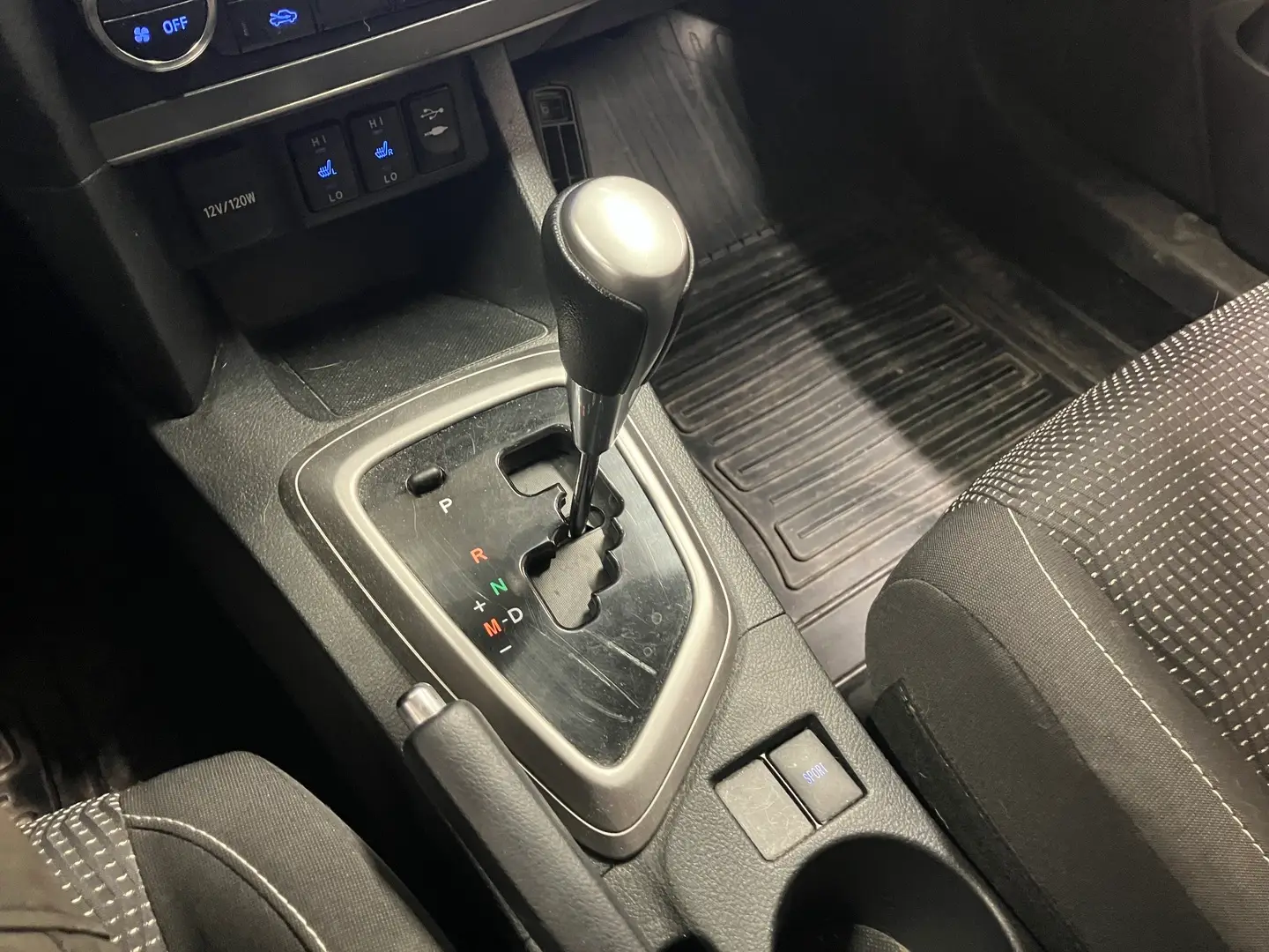 Car Image - 2pzL3Fp15PlvBHNJrLXWDV