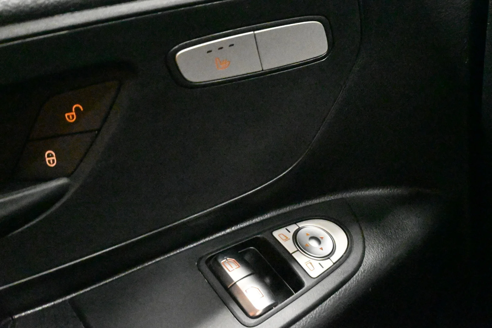Car Image - 1eoOGFyfJDGs3FiNE7fOvd