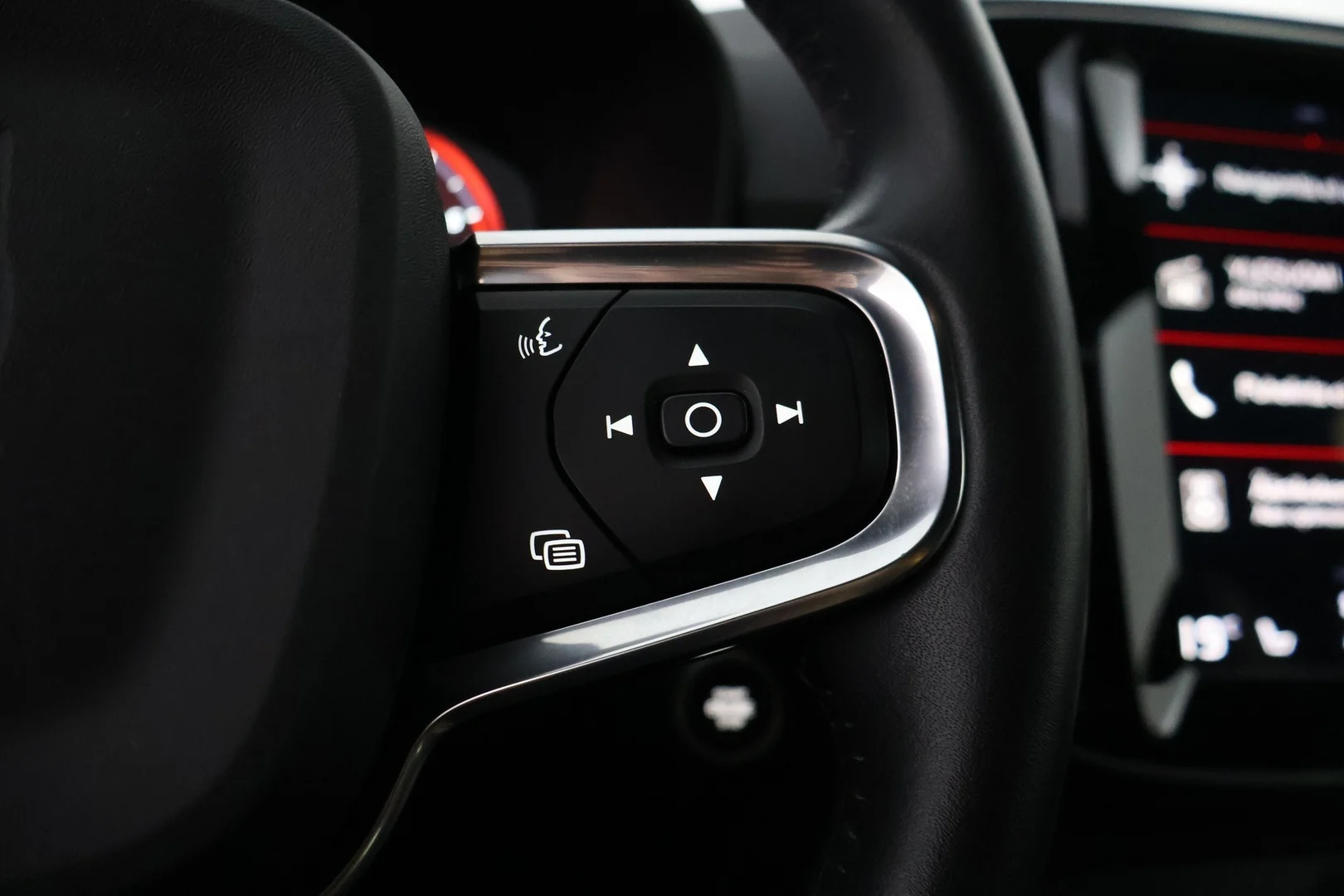 Car Image - 5gCJb8pGcarHuStHQENLQp