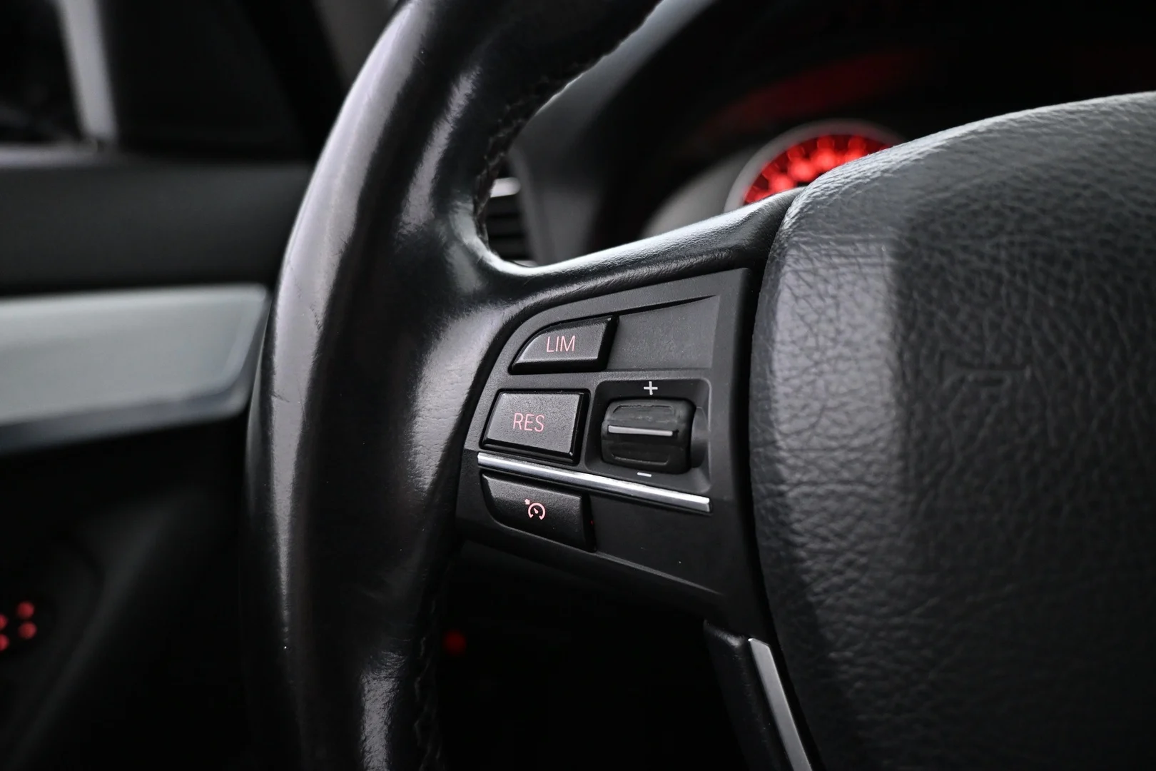 Car Image - 463itYyN8plNwFTE3MrwoF
