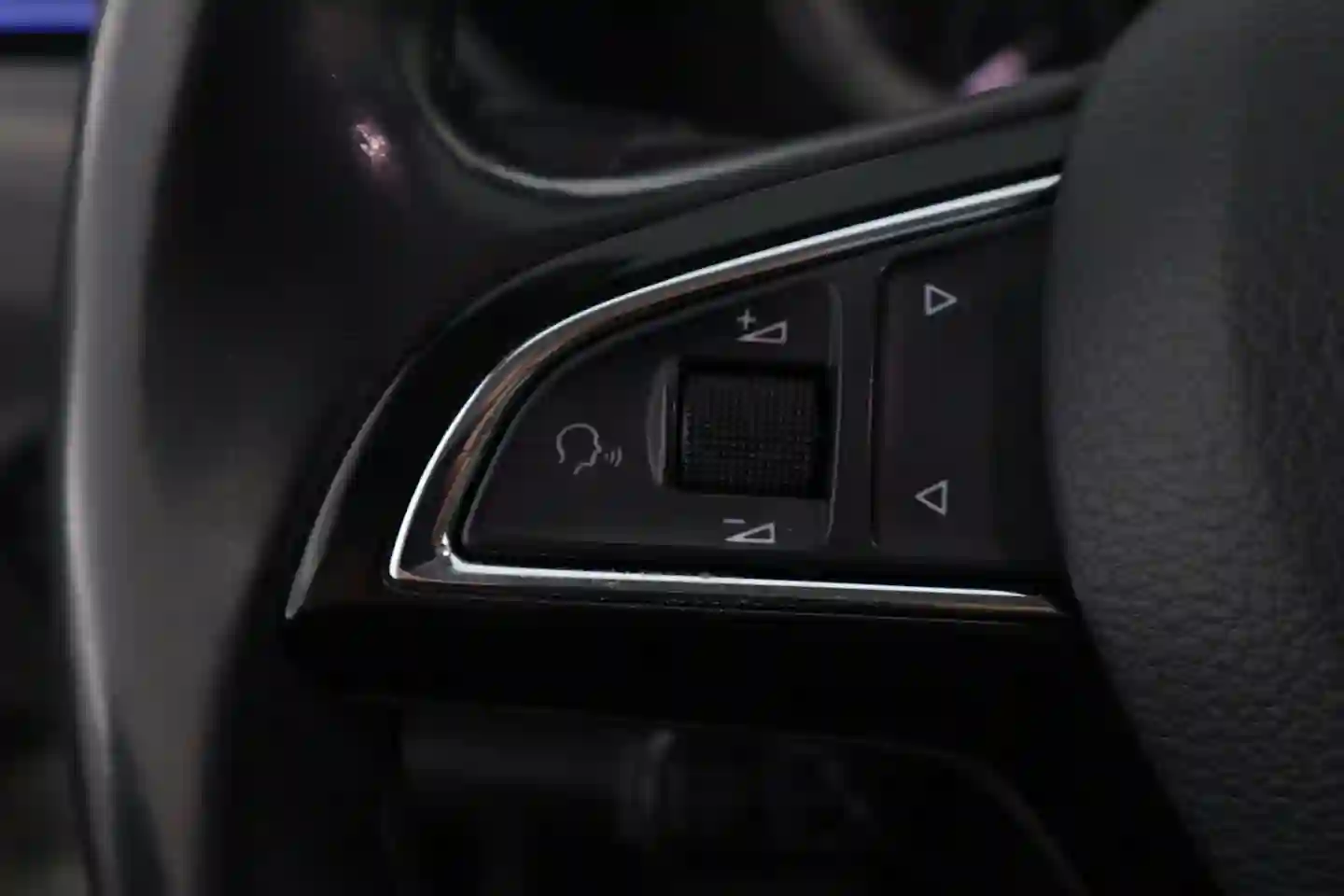 Car Image - 3Xb1gfBH5OfUhDmUNXWZVn