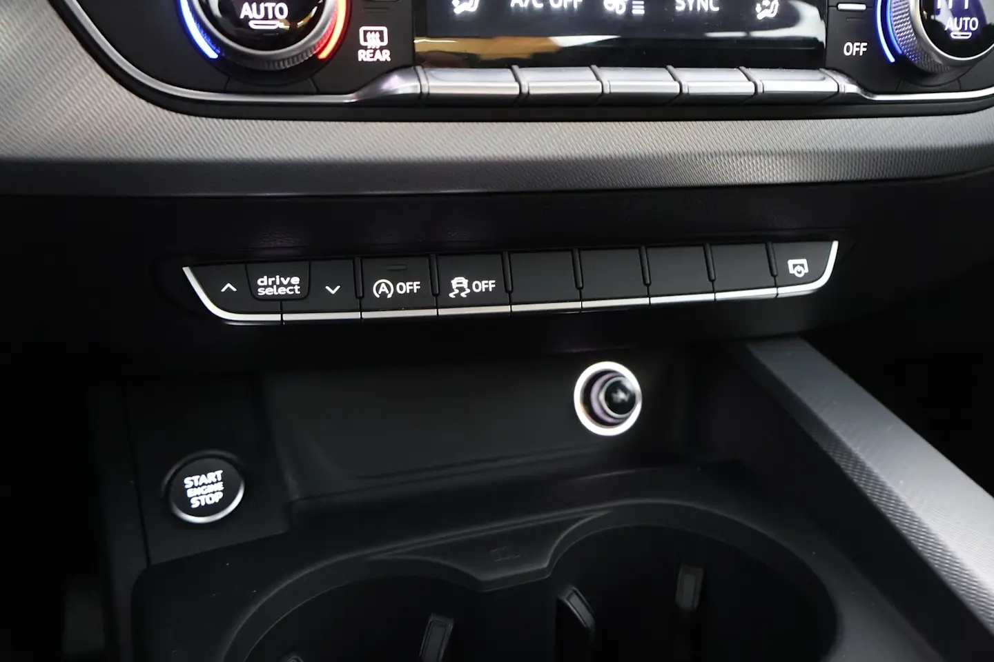 Car Image - 5wTSxuT0KcNUpLw5opb25e