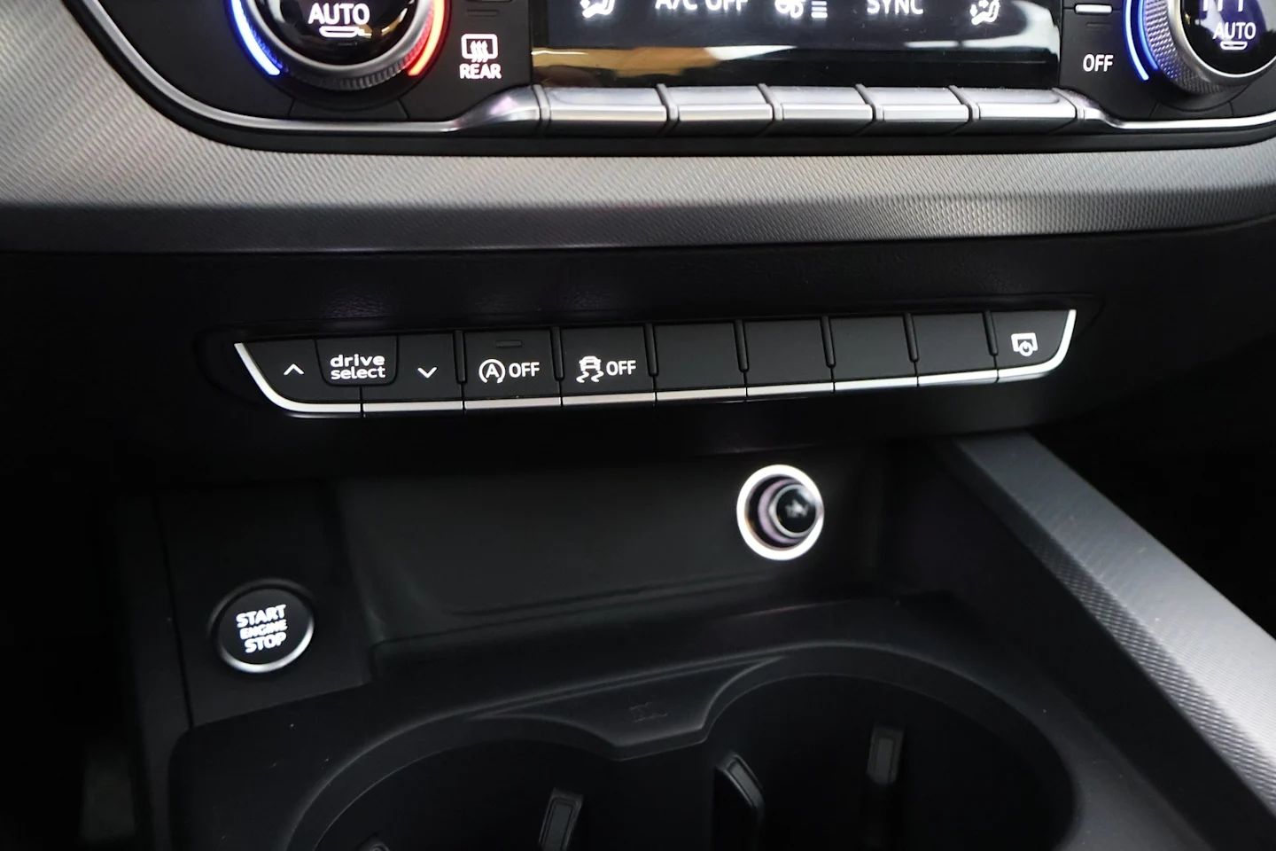 Car Image - 5wTSxuT0KcNUpLw5opb25e