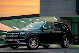 Käytettyjen autojen hintojen tulevat vakiintumaan vuoden 2026 aikana, ennustaa Sakan toimitusjohtaja Petri Poukkula. Lue toimarin katsaus tulevaan vuoteen!