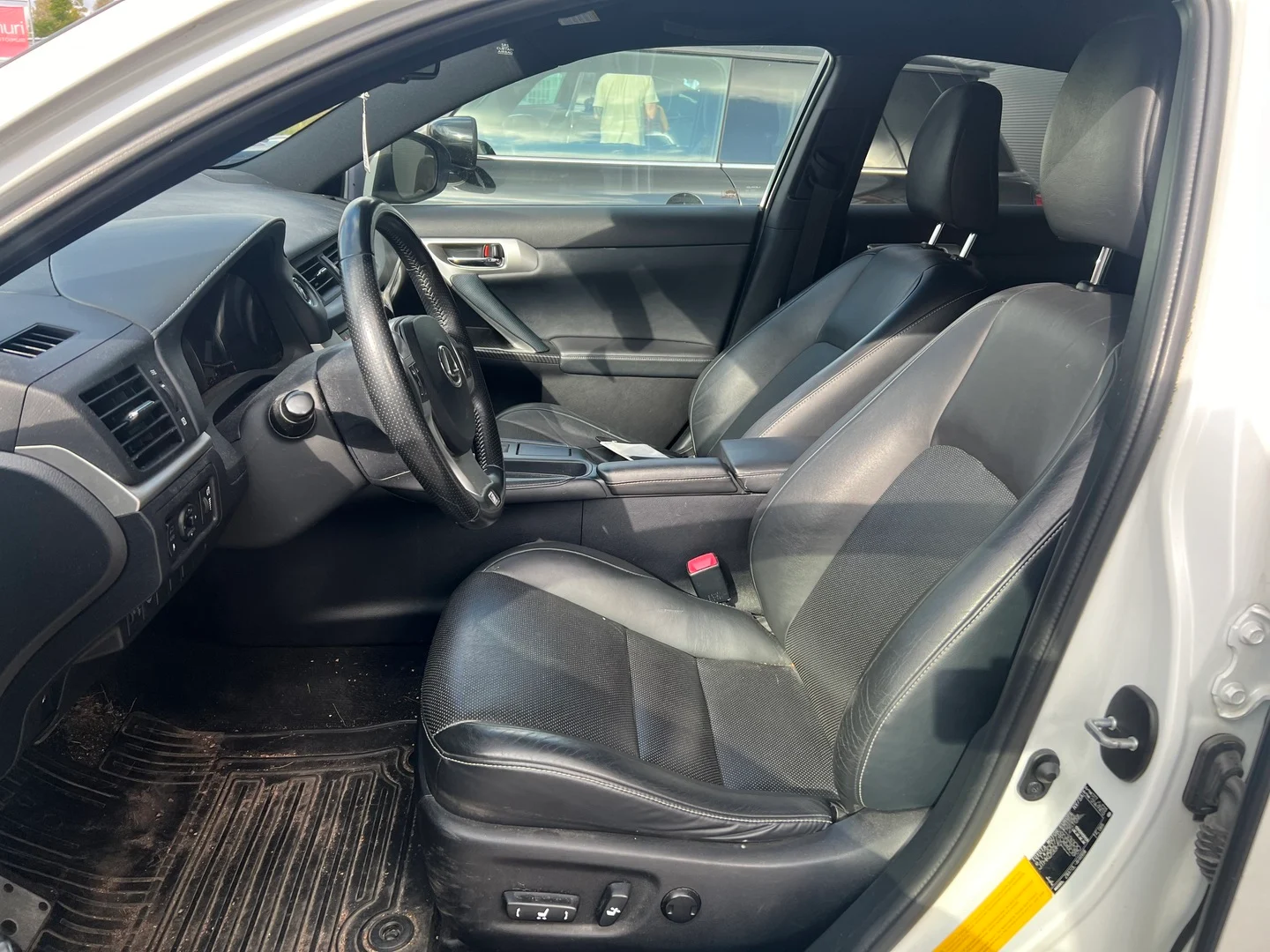 Car Image - 16QY1VNfXkhTNCibpyKwM7