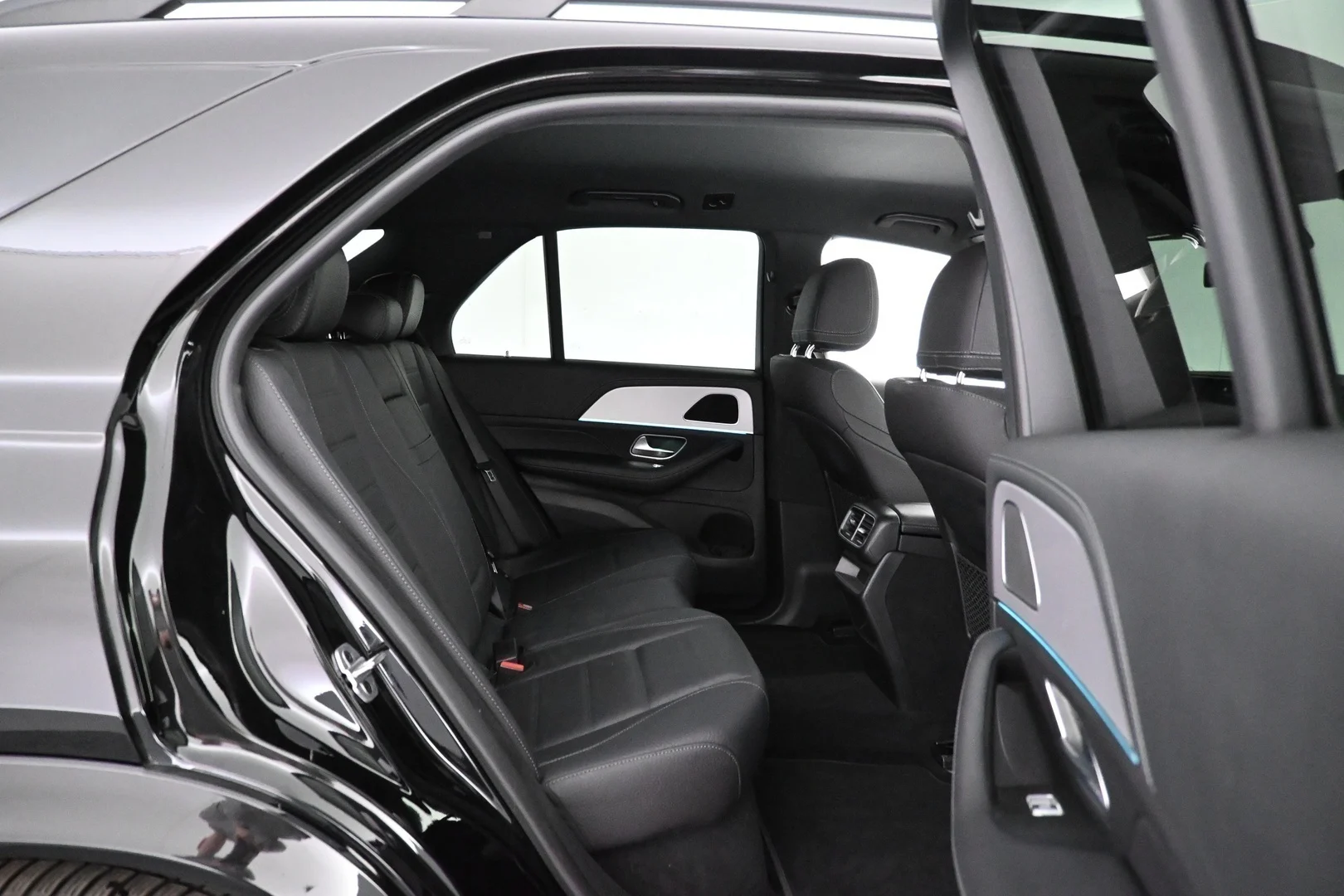 Car Image - 2FvJdqgVSVNH4sb5VuYvh5