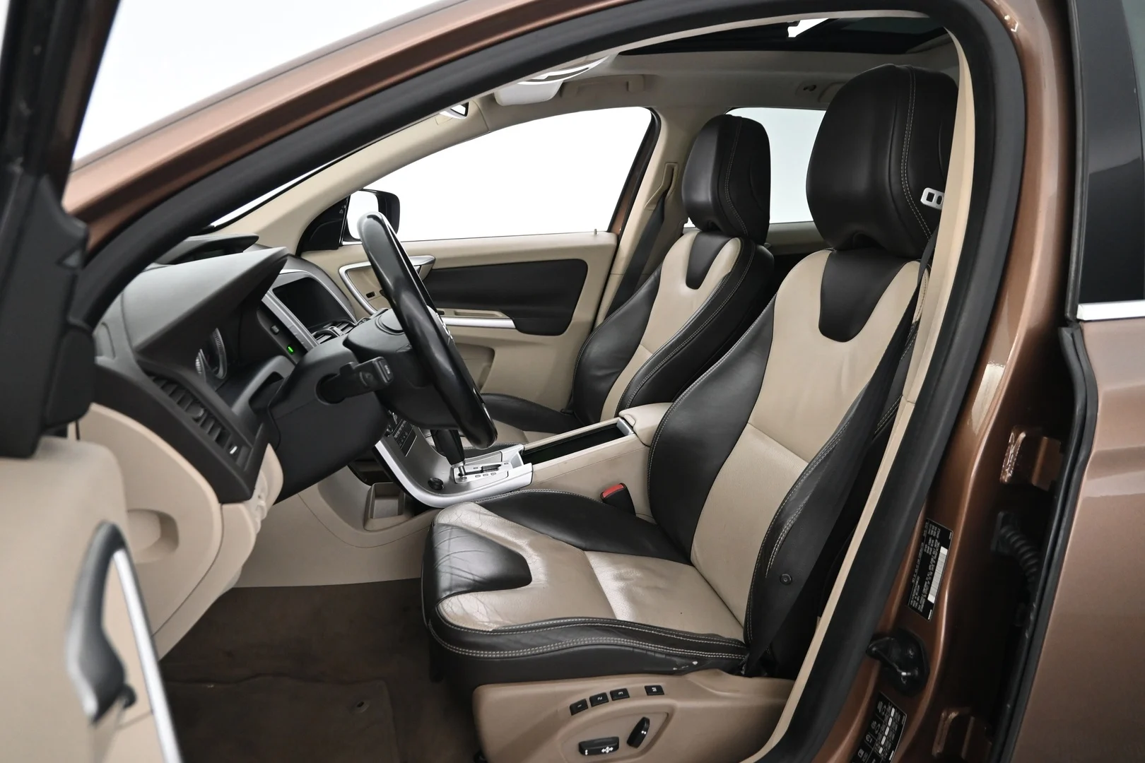 Car Image - uCUeUp8HjlQaRKyxf9Qwm