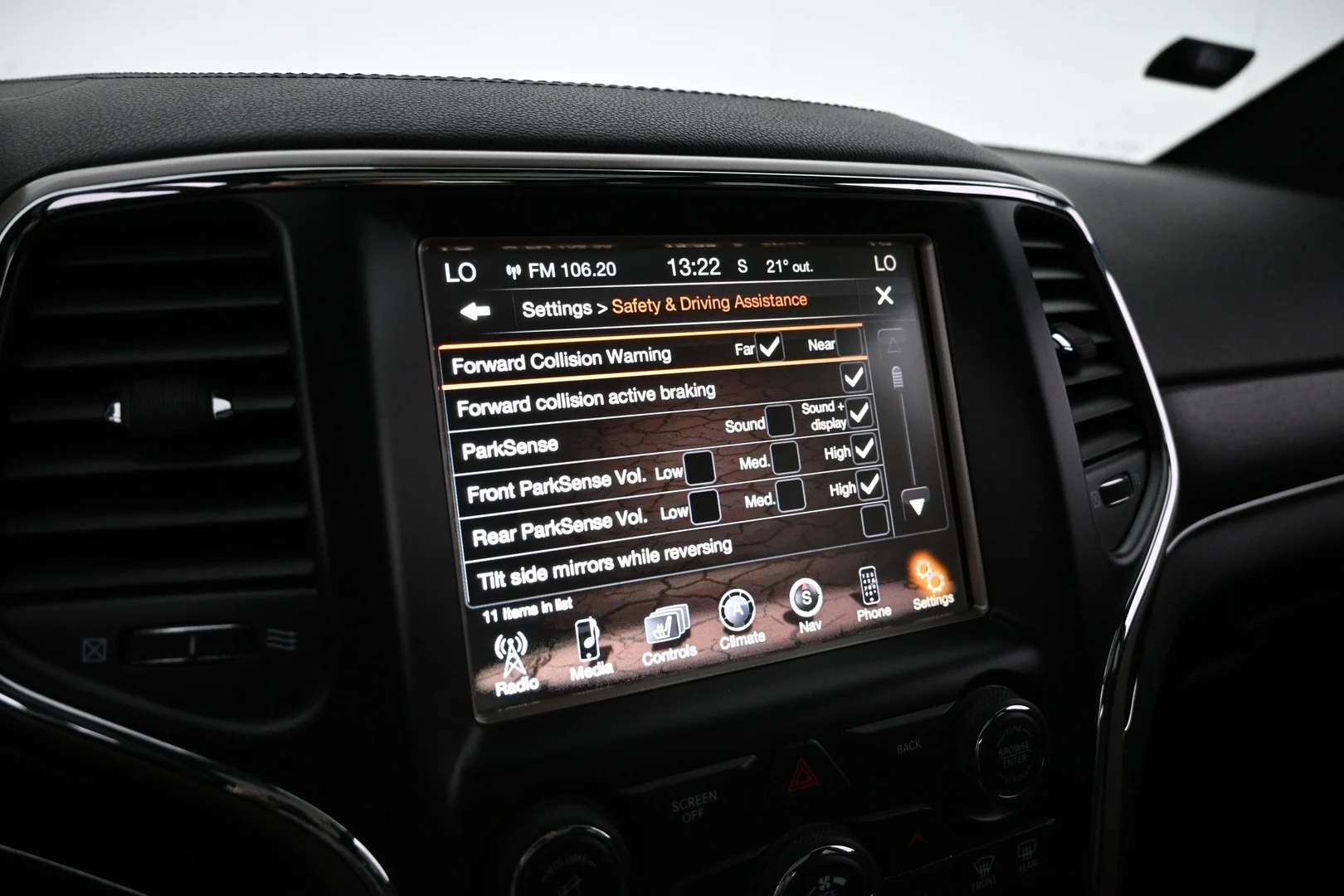 Car Image - 5iw0nYENXqyNLcggbStRZt