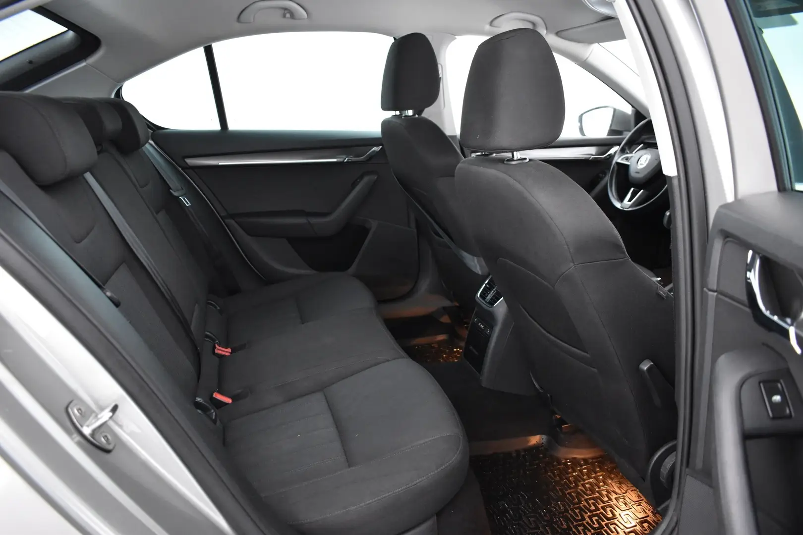Car Image - 2kxQZzxosUd0VRSseNQTWF