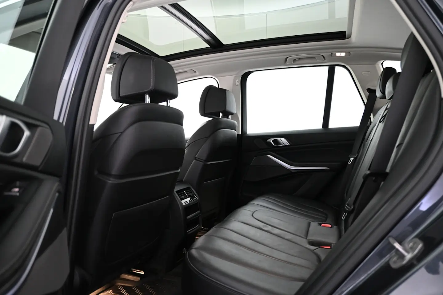 Car Image - 5eOsRwcHCYIqCphjiZEkcy