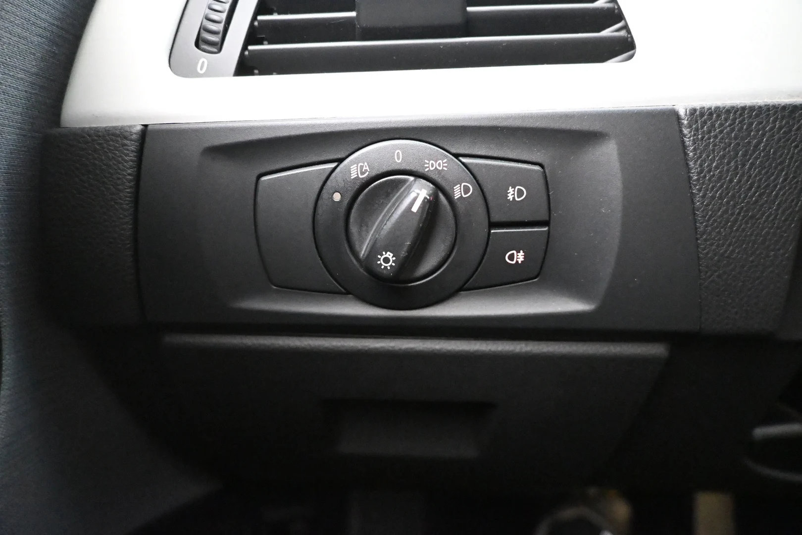 Car Image - 6GdwbLqHN8RdgXXlZhnTJN