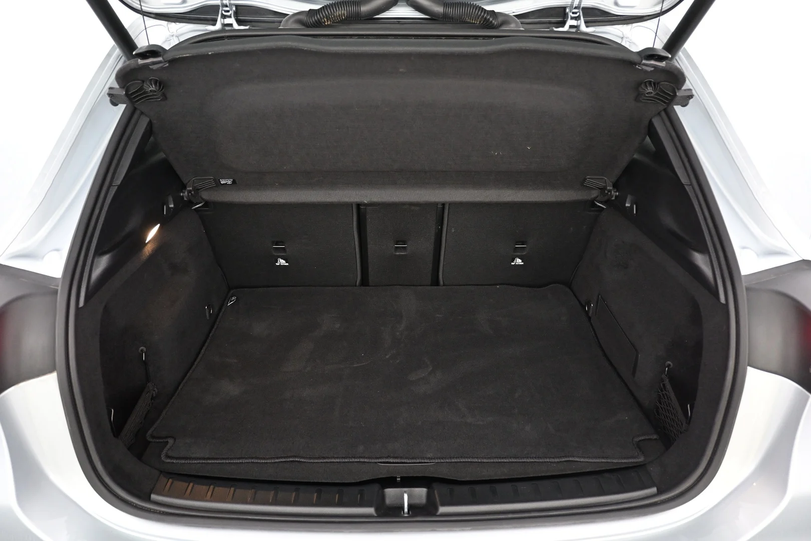 Car Image - 1hGFeXu7AxSyPLJNa9t1Qh