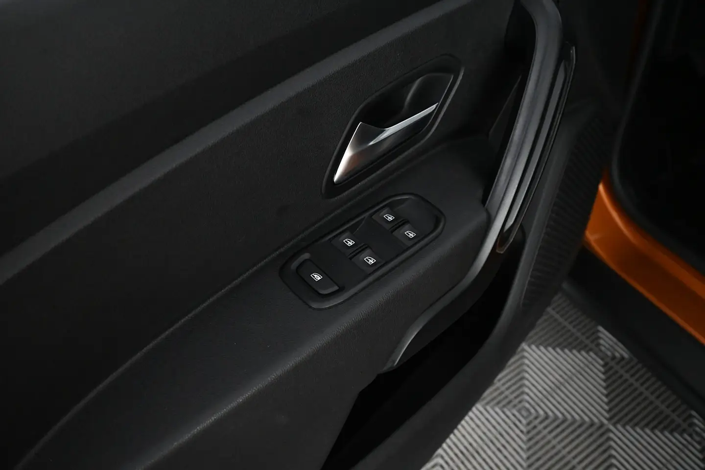 Car Image - 25yYAPDgtGZlbVJJX9WV3e