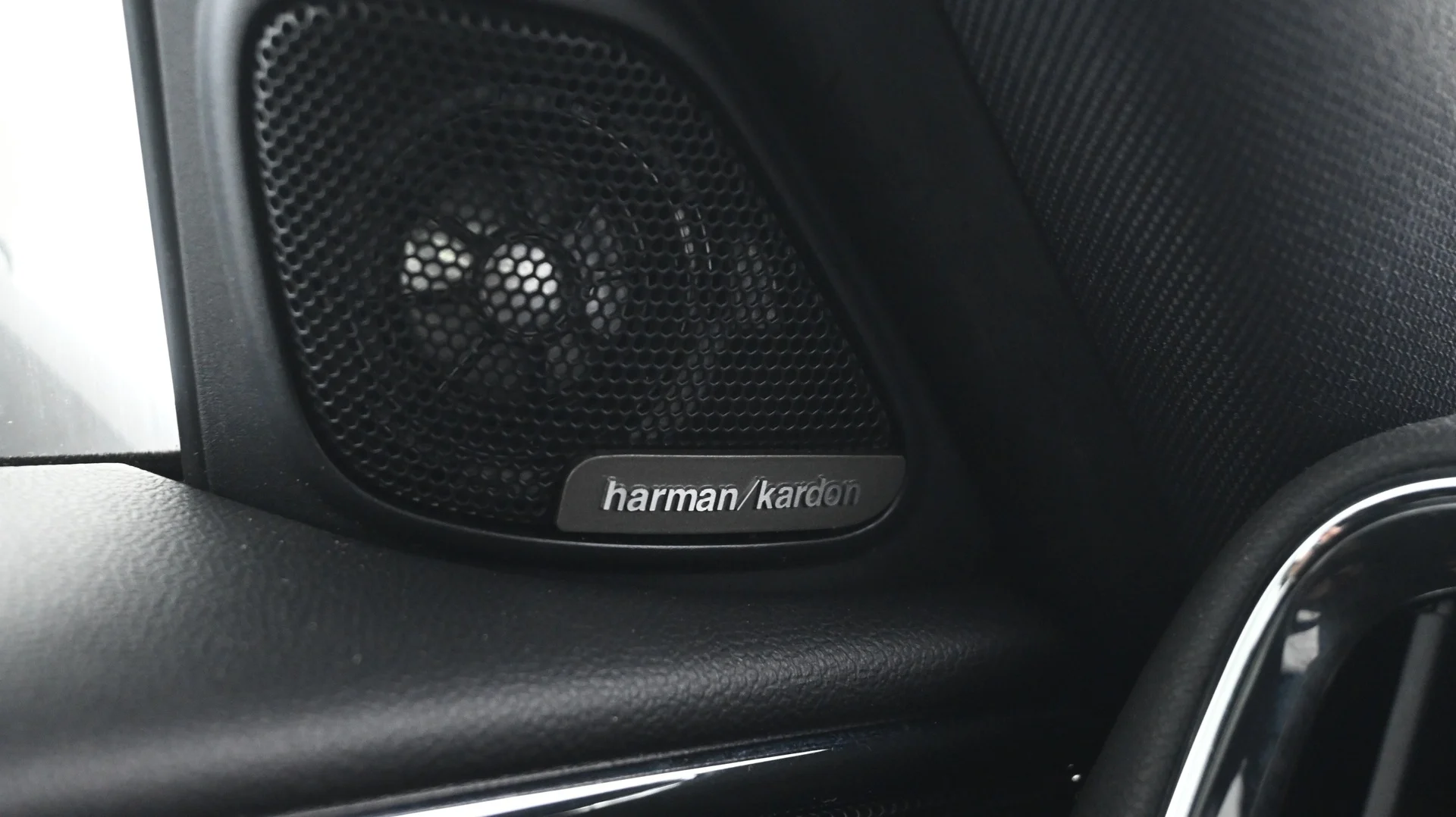 Car Image - 6QMWjWuo4ZqsJV5SzgEY9G