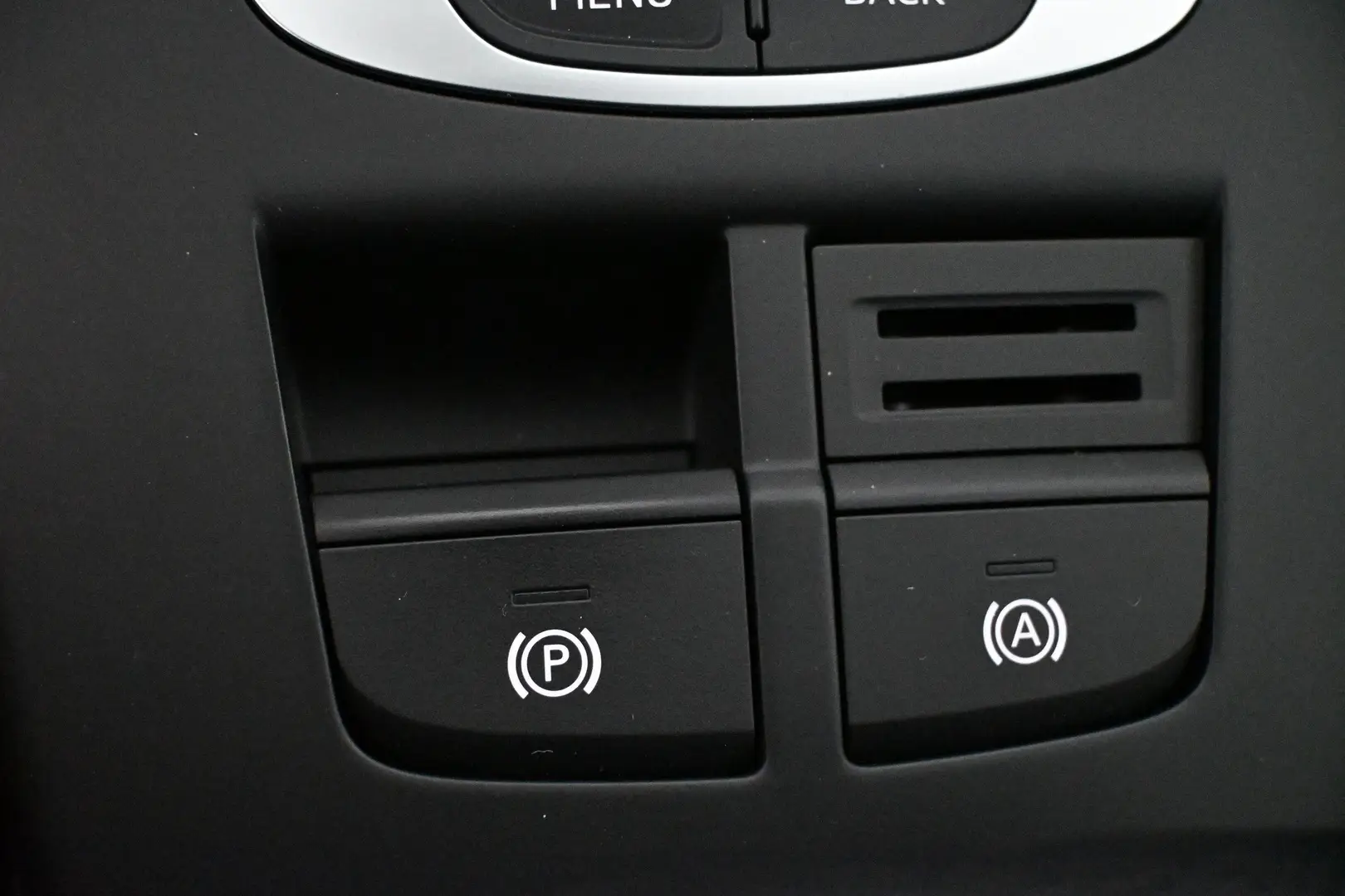 Car Image - CzAAxZGpoZamwVCcgsS1K