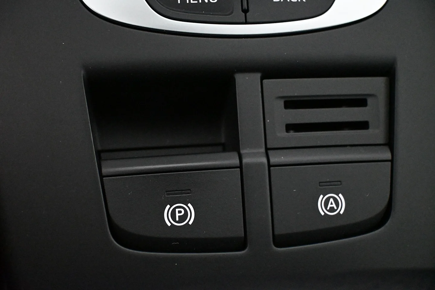 Car Image - CzAAxZGpoZamwVCcgsS1K
