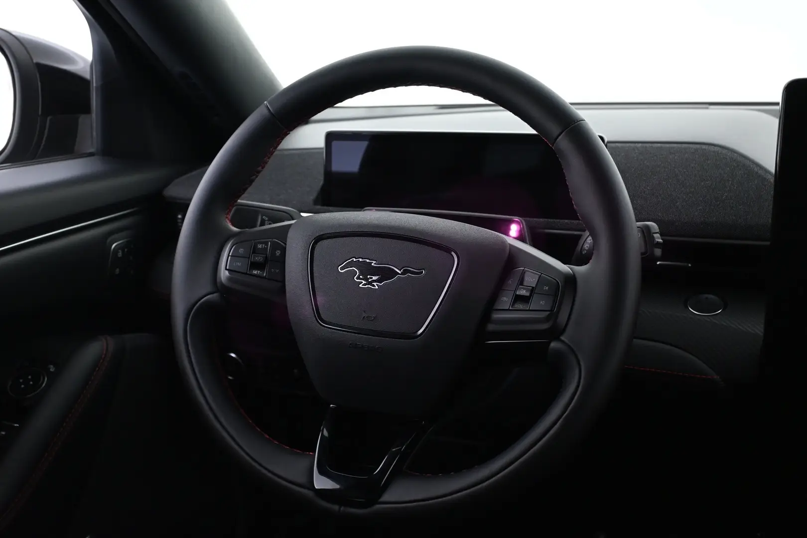 Car Image - eDfwDZQwS4RliEIbbpd5U