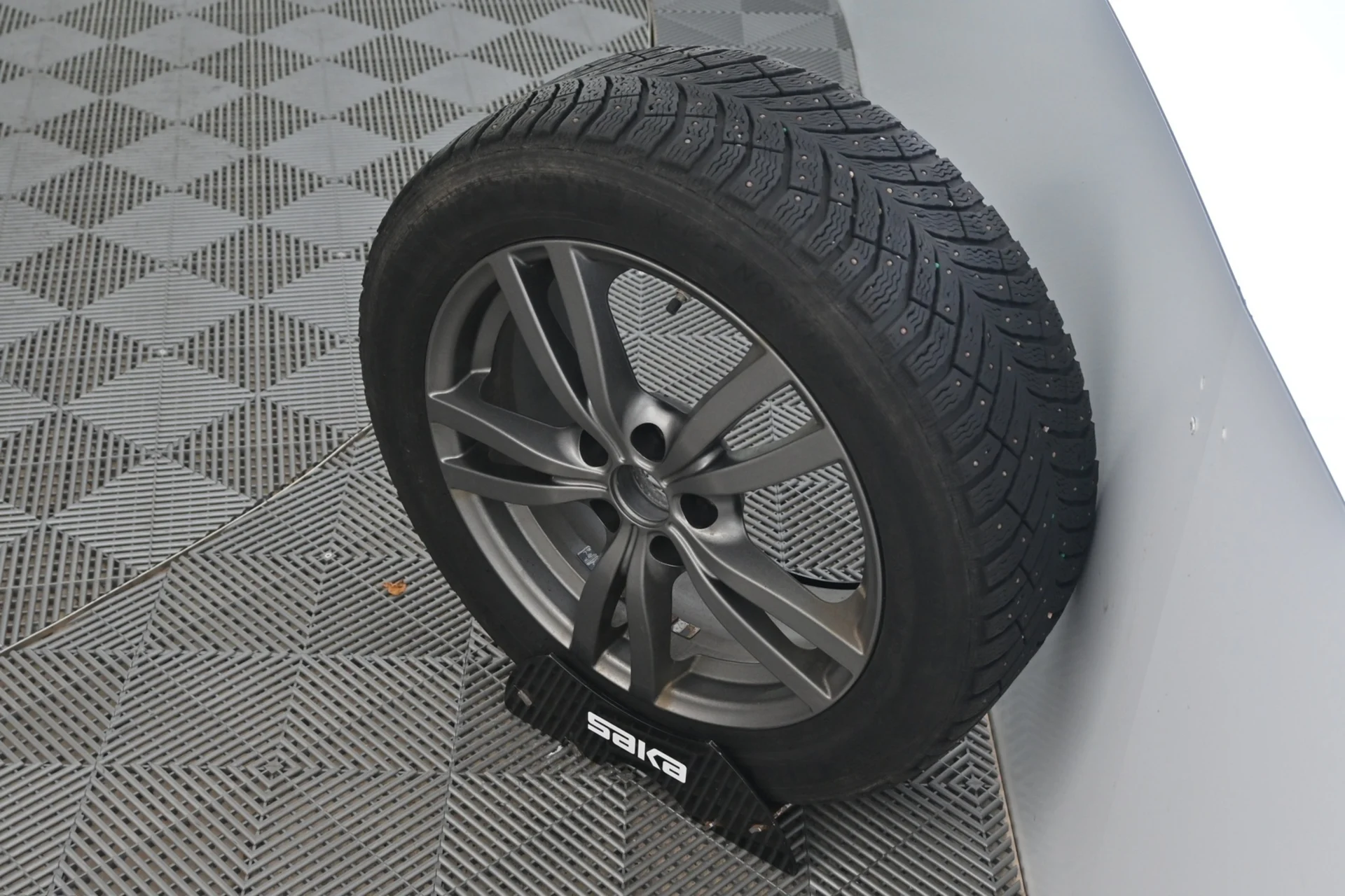 Car Image - 2ZgxaMWiTb2r2sx26KIPHe