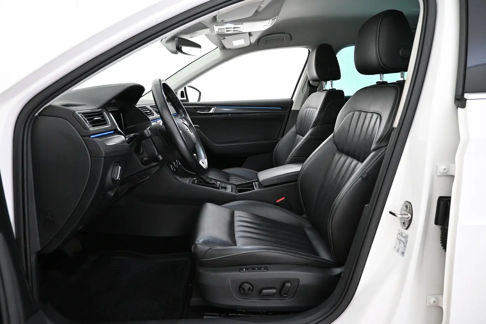 Car Image - 1mRM6aVx5eEYs2MTcgbr3T